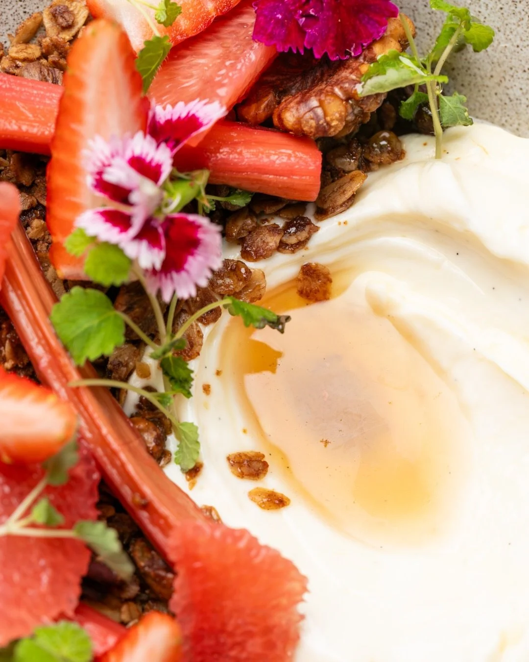 Light, bright and quietly elite, our House Made Granola is THE way to start the day fresh 👌🏼 🍓 

Think thick hung vanilla yoghurt, sprinkled with golden olive oil granola, juicy seasonal fruit and citrus, then finished with orange blossom honey.

