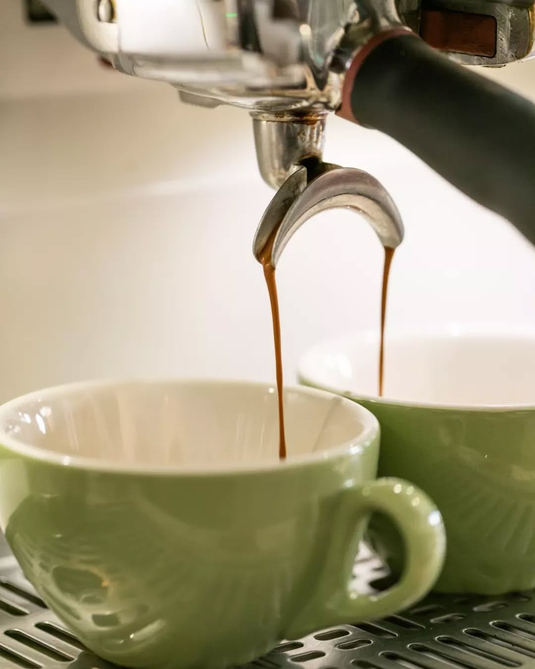 The slow pull of espresso, the crema settling just right, the aroma of fresh @st_ali coffee &ndash; the first pour of the weekend sure is a special one. Let us be the ones to brew it ☕️