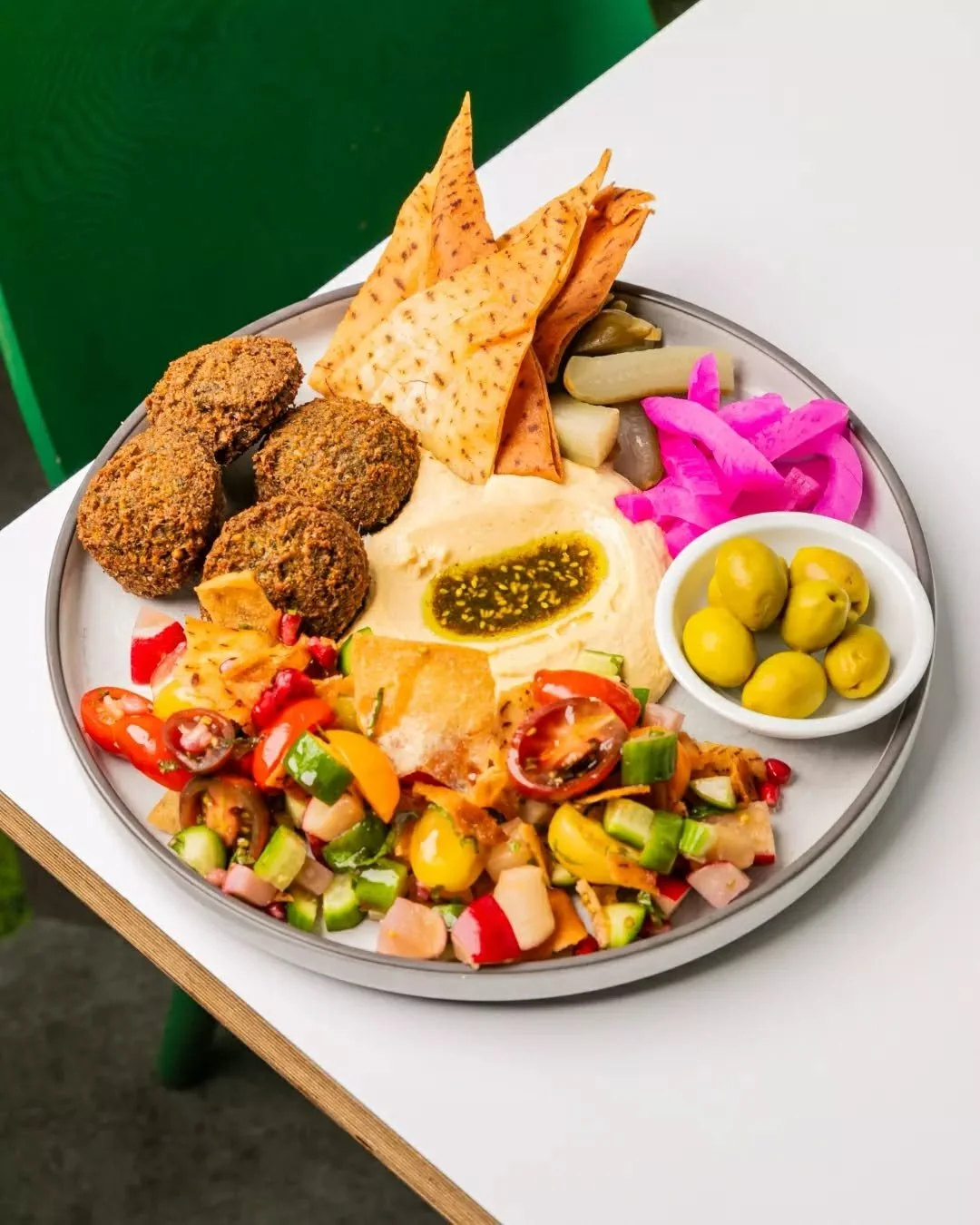 Colour therapy, Friction edition: our Falafel Plate brings housemade falafel (you heard right!), fattoush salad, hummus, fried pita, olives and pickles bringing a little brightness to your Sunday brunch table.

Fresh, vibrant and very hard not to pho