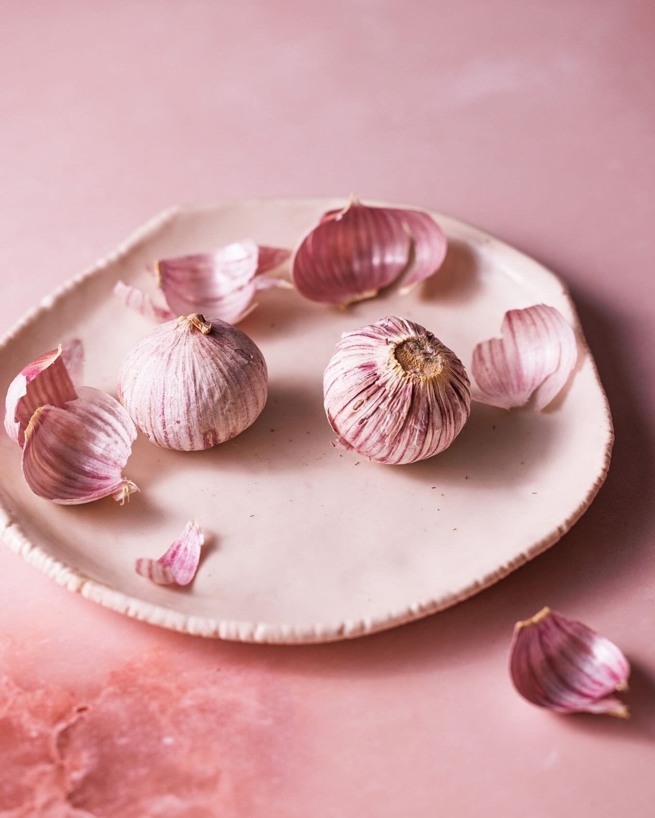 Simple but beautiful 🧄
⠀⠀⠀⠀⠀⠀⠀⠀⠀
Die Sch&ouml;nheit liegt oft in der Einfachheit. ✨
⠀⠀⠀⠀⠀⠀⠀⠀⠀
⠀⠀⠀⠀⠀⠀⠀⠀⠀
#foodpic #foodcontentcreator #foodfototgrafieberlin #foodfotograf #foodphoto #foodphotographyandstyling #foodfotografie #foodphotography #foodpho