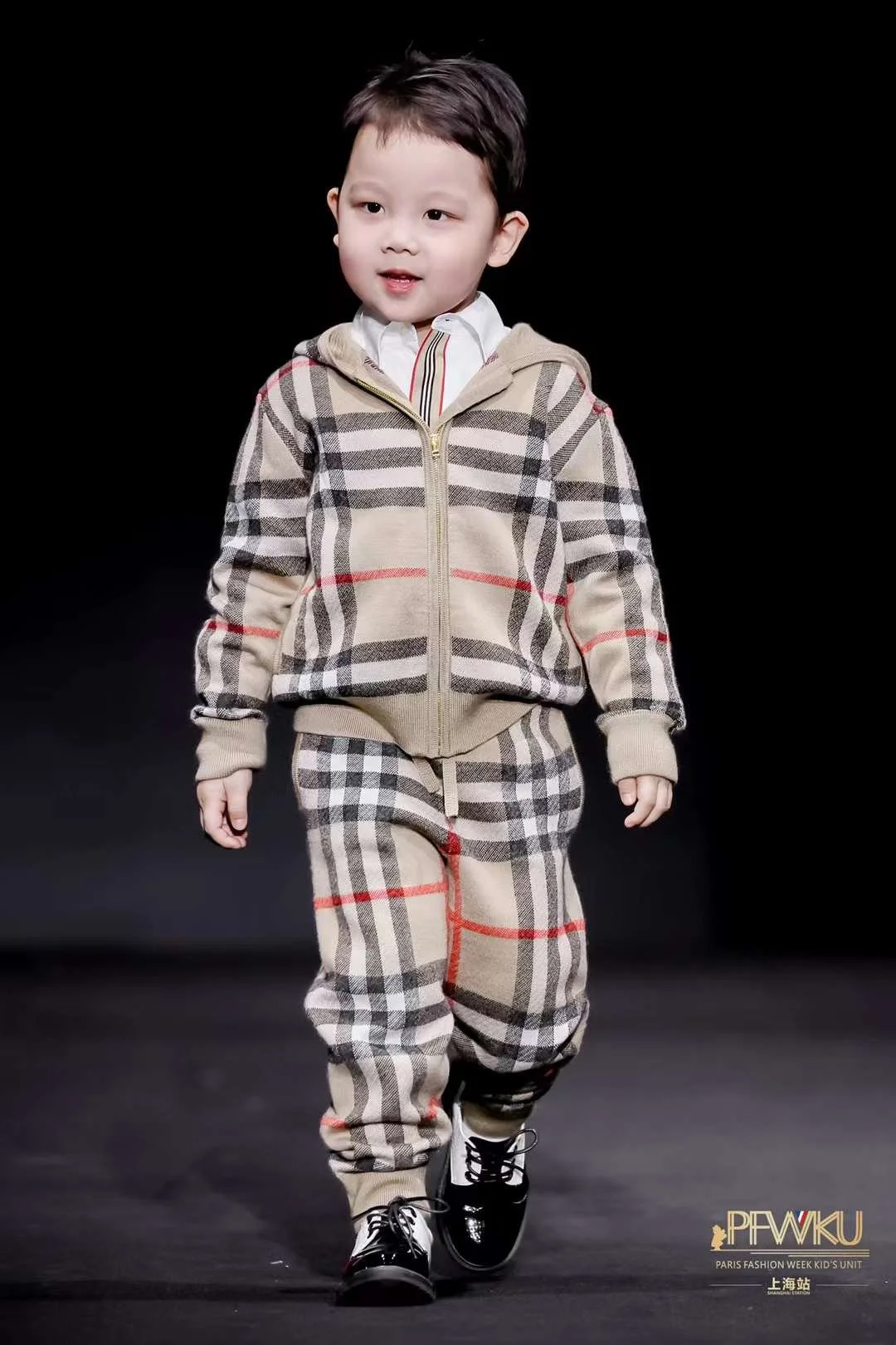 Vivian Hwang 2023-11-11 16.59.07.jpeg