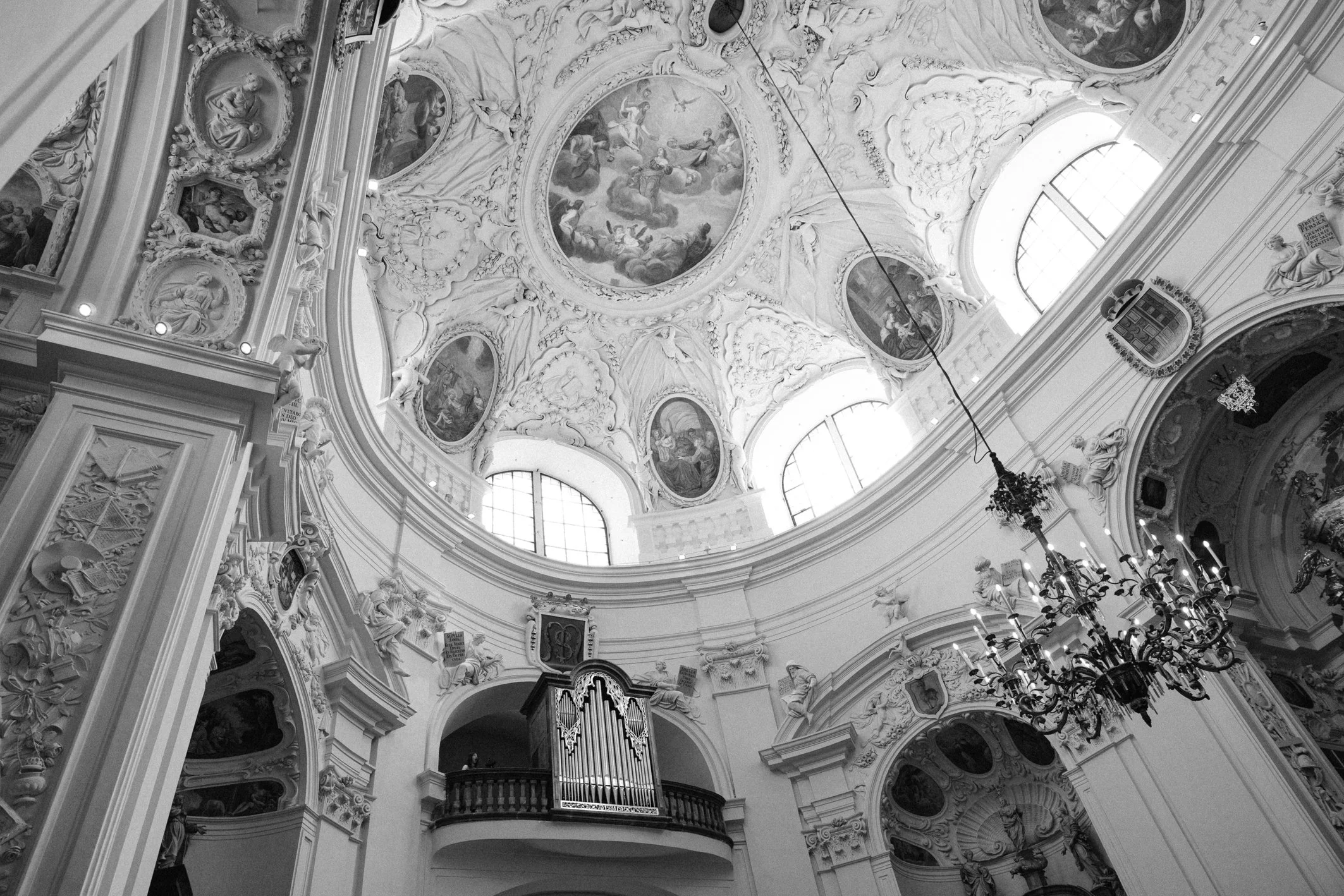 vienna-wedding-servitenkirche-ceremony-4.jpg