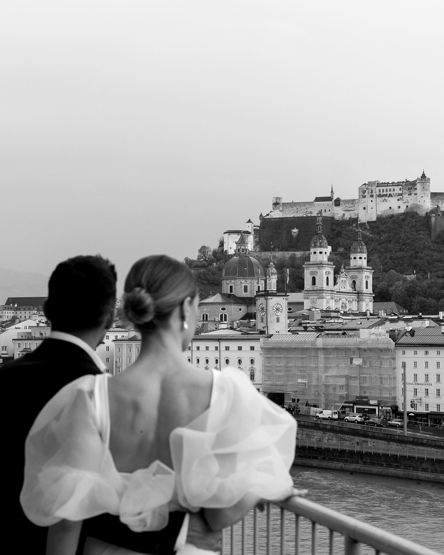 We recently realised an editorial photo shoot at the historic Hotel Sacher in the beautiful city of Salzburg.  We spent a wonderful, creative afternoon with a great team and I am very happy to show you the first results of this day. 

Team:
Planning 