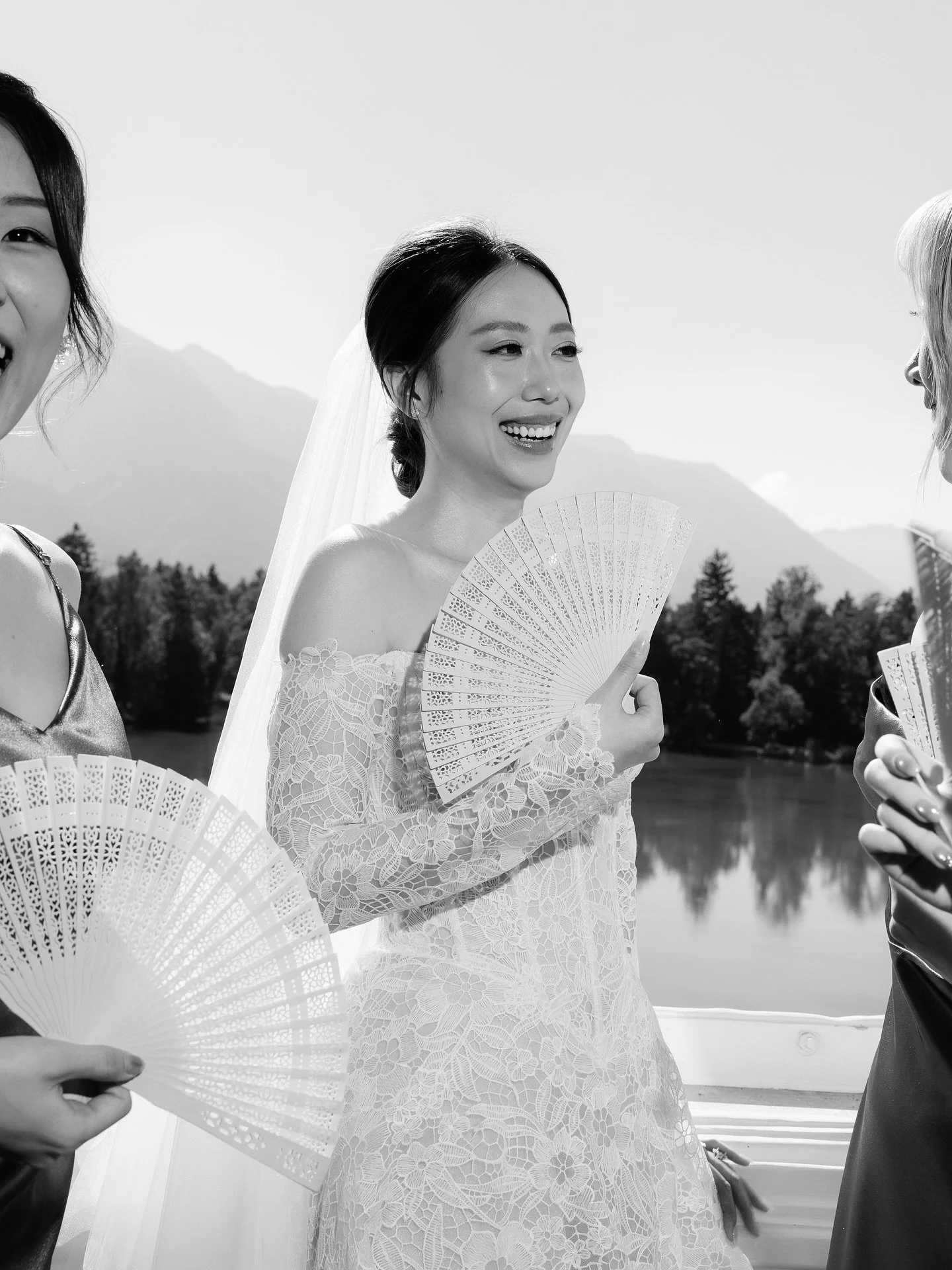 A golden October day at @schlossleopoldskron &mdash; the kind you wish could last forever.
Xingyue got ready in the Max Reinhardt Suite, the same halls that inspired The Sound of Music.
A celebration full of love, music, and perfect light. 

Perfectl