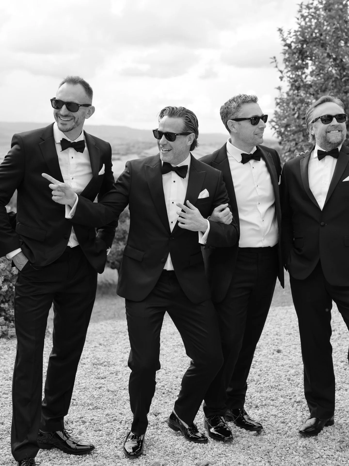 A destination wedding in the heart of Tuscany.
Rolling hills, timeless architecture, and a celebration surrounded by the people who matter most.

The ceremony was accompanied by gentle rain, adding an unexpected softness to the day. A reminder that t