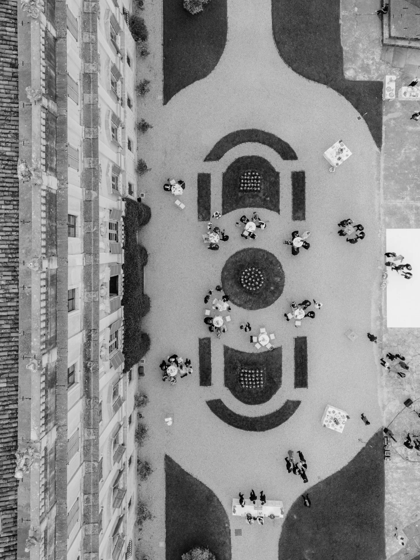 From the US to Lake Garda.
A day that felt both effortless and deeply intentional, set against the elegance of Villa Bettoni.

Planning @lake_garda_weddings_and_events 

#villabettoni #lakegardawedding #destinationweddingitaly #europeanwedding #melan