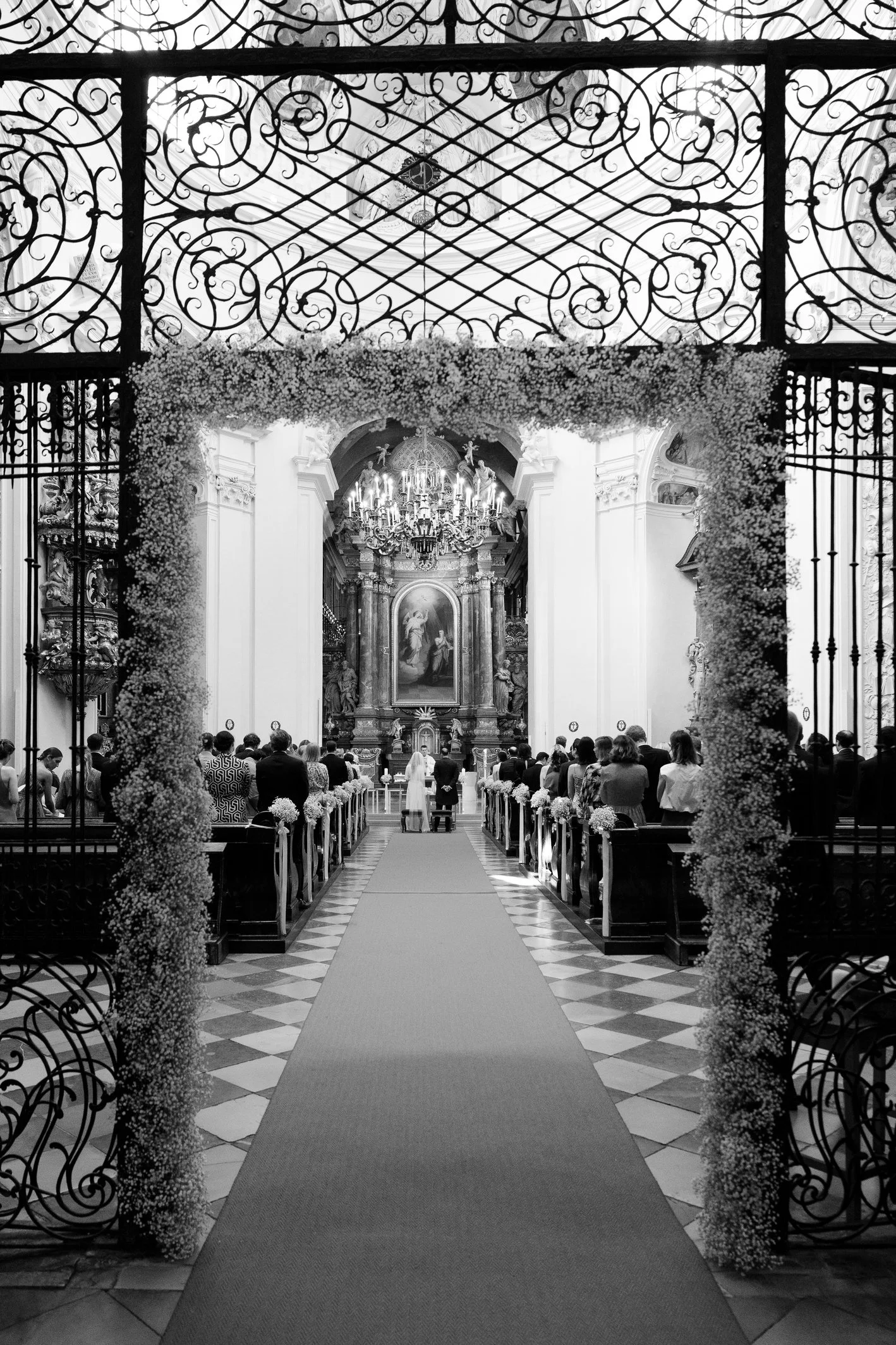 vienna-wedding-servitenkirche-ceremony-1.jpg