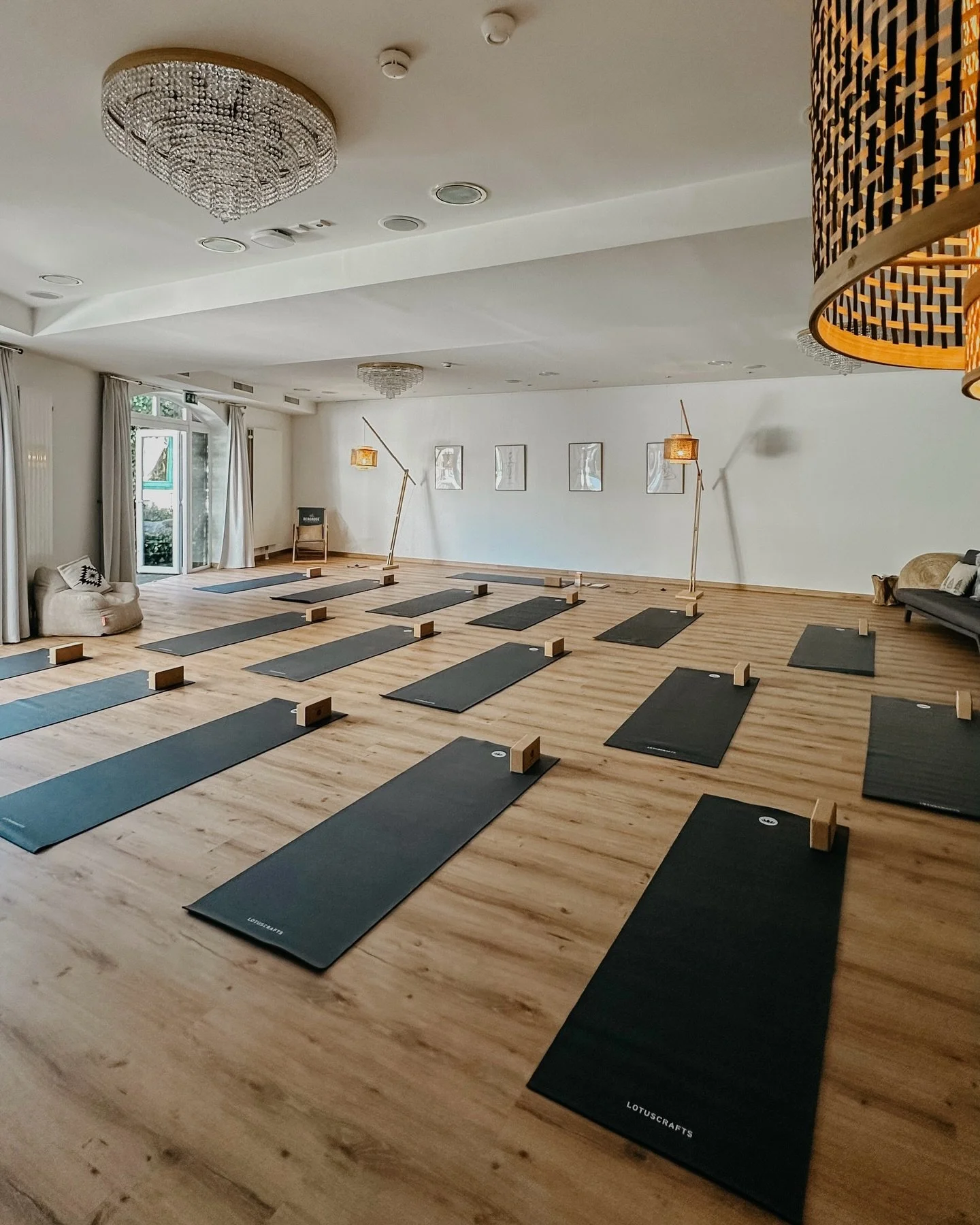 yoga flow followed by a jummy dinner @see.sushi

▫️sunday | 12.4. 
▫️sunday | 31.5. 
▫️sunday | 20.5. 
▫️sunday | 05.7. 

yoga 16.30
dinner 18.00
📍@bergrose.hideaway