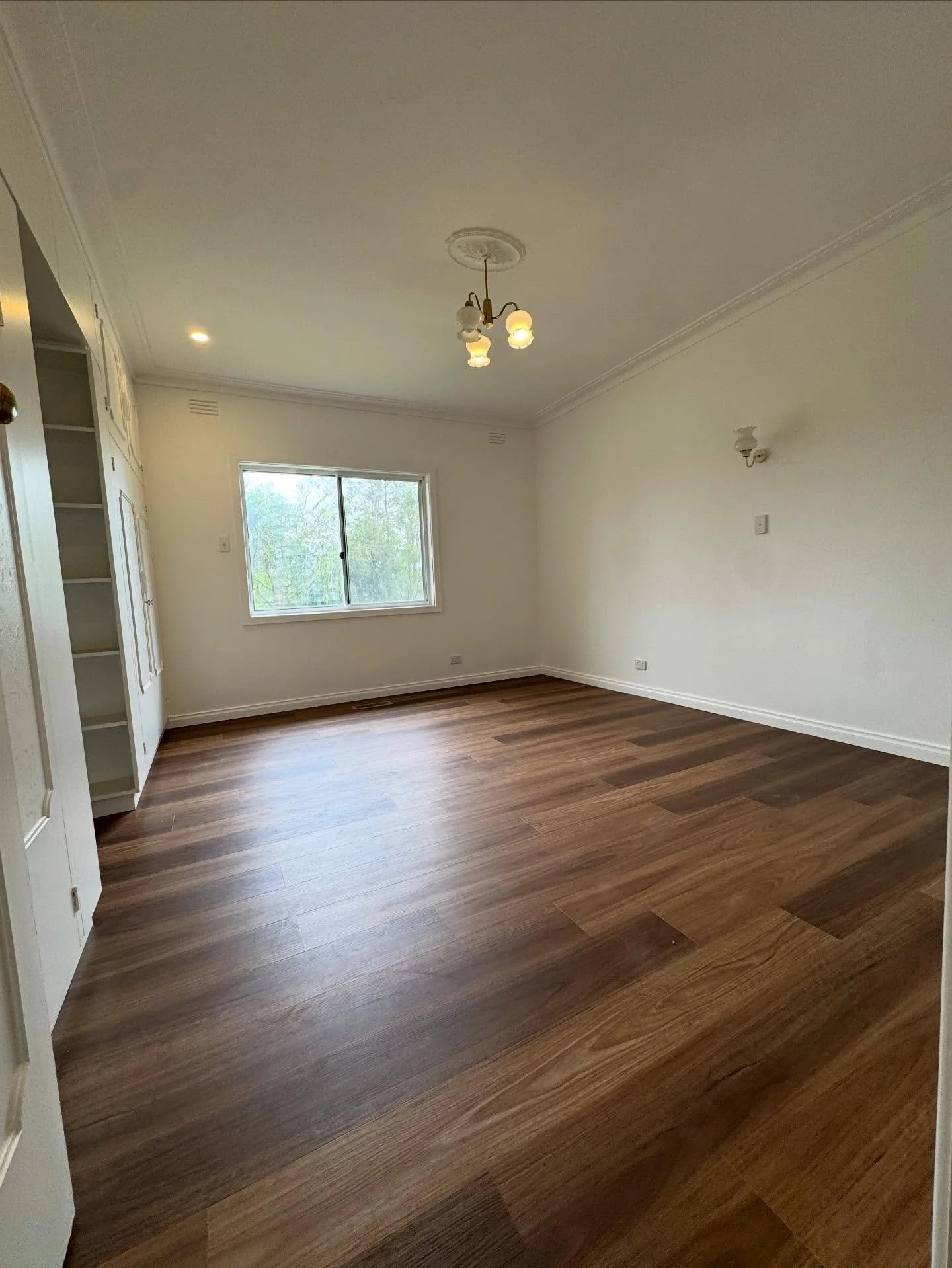 The master suite has had its turn in our Somerville renovation. 

We installed new flooring, gave it a fresh paint and designed a walk-in robe for everyday ease.

#renovation  #morningtonpeninsula #houserenovation