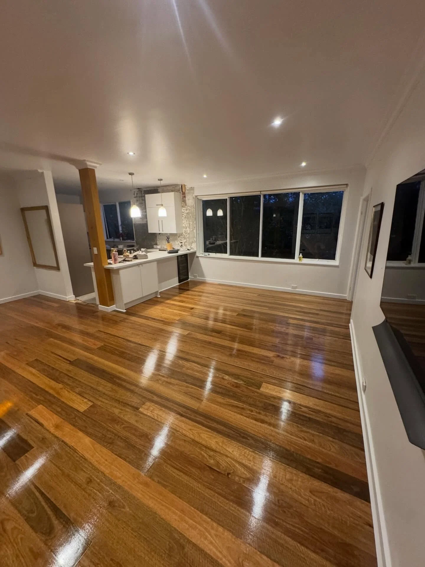 NEW SPOTTED GUM FLOORING

Bringing warmth and durability into this open-plan space with freshly installed nsw spotted gum floors. The natural grain variation and rich tones really come to life under the light, tying the whole kitchen and living area 