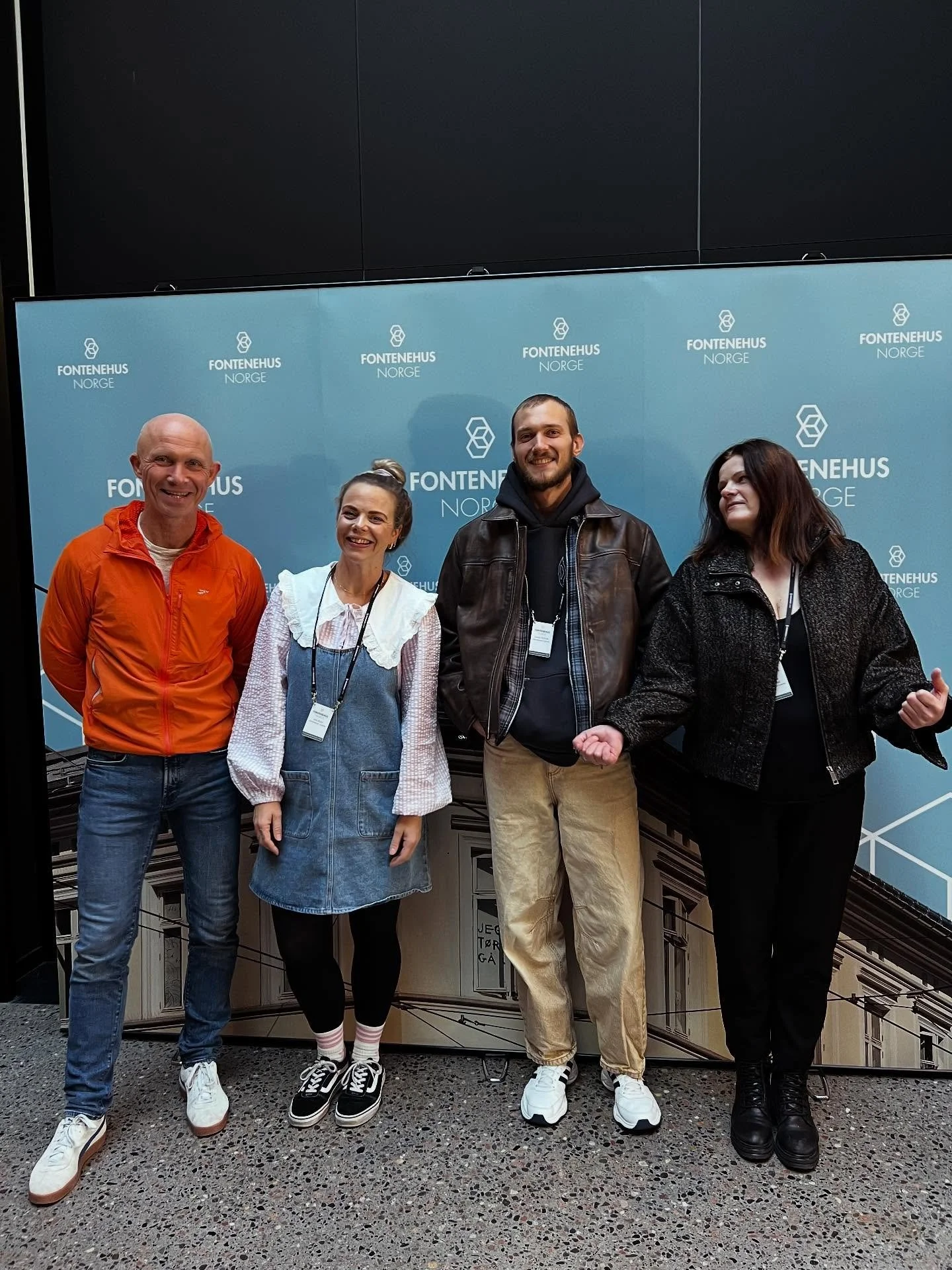 Forrige uke var vi en gjeng fra Fontenehuset &Aring;lesund som tok turen til Oslo for tre spennende konferansedager:

🔹 Dag 1: Vi deltok p&aring; en ekstern konferanse om arbeid og psykisk helse. Et viktig budskap var &aring; se den arbeidsevnen som