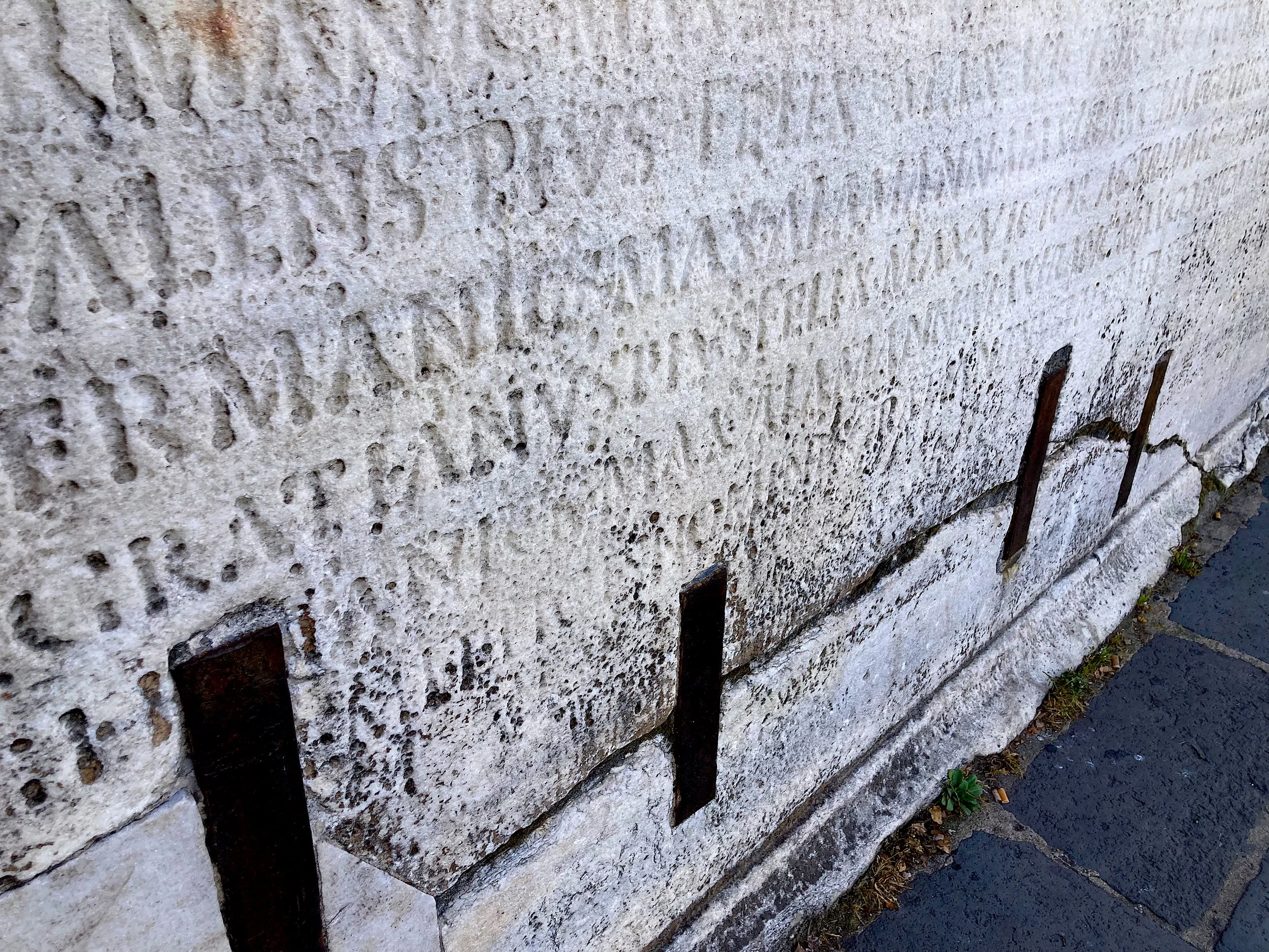 edit General  - Latin inscription on Ponte Cestio.jpeg