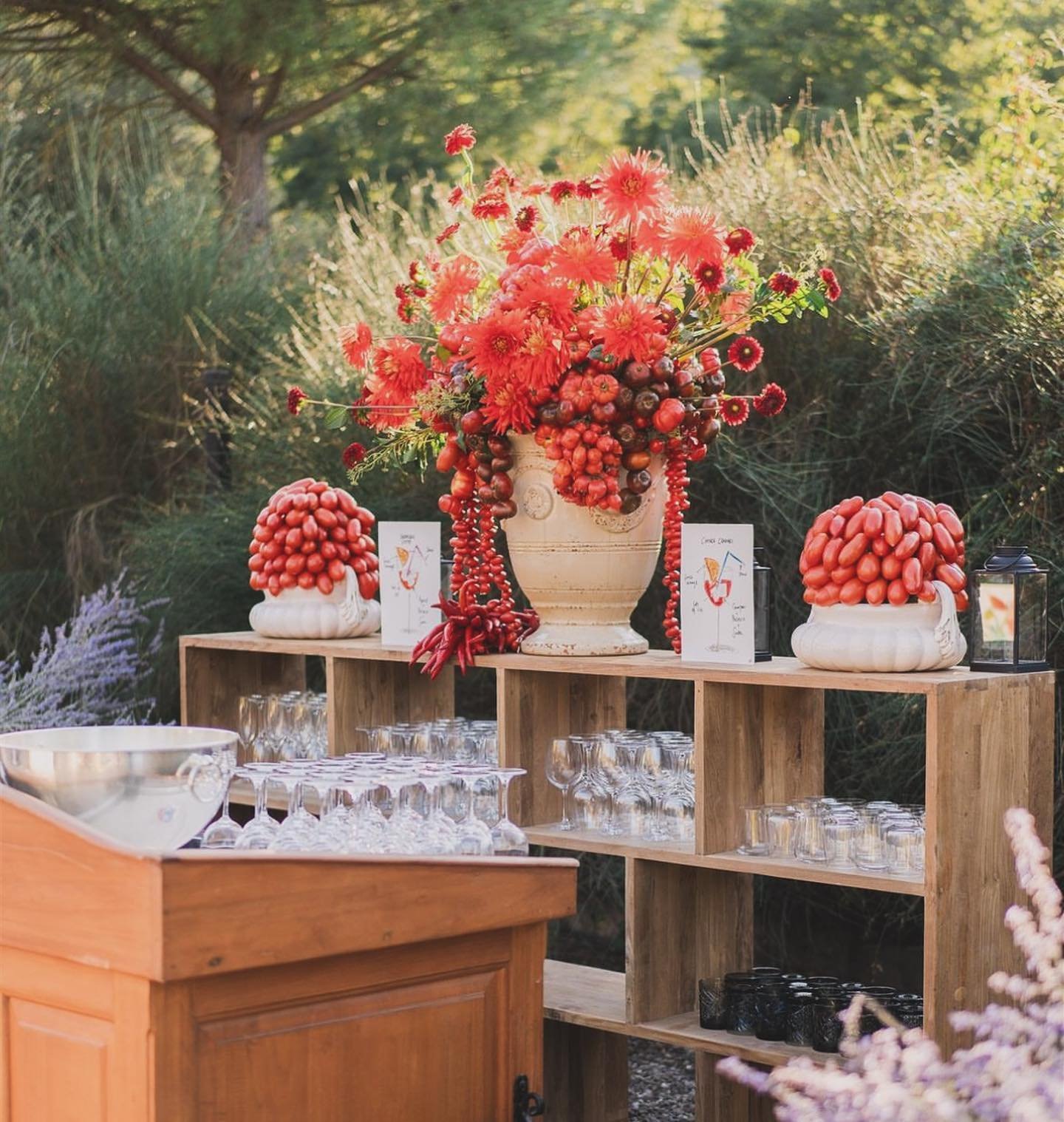Nos han encantado estos arreglos florales. Inspiration Thursday 💘