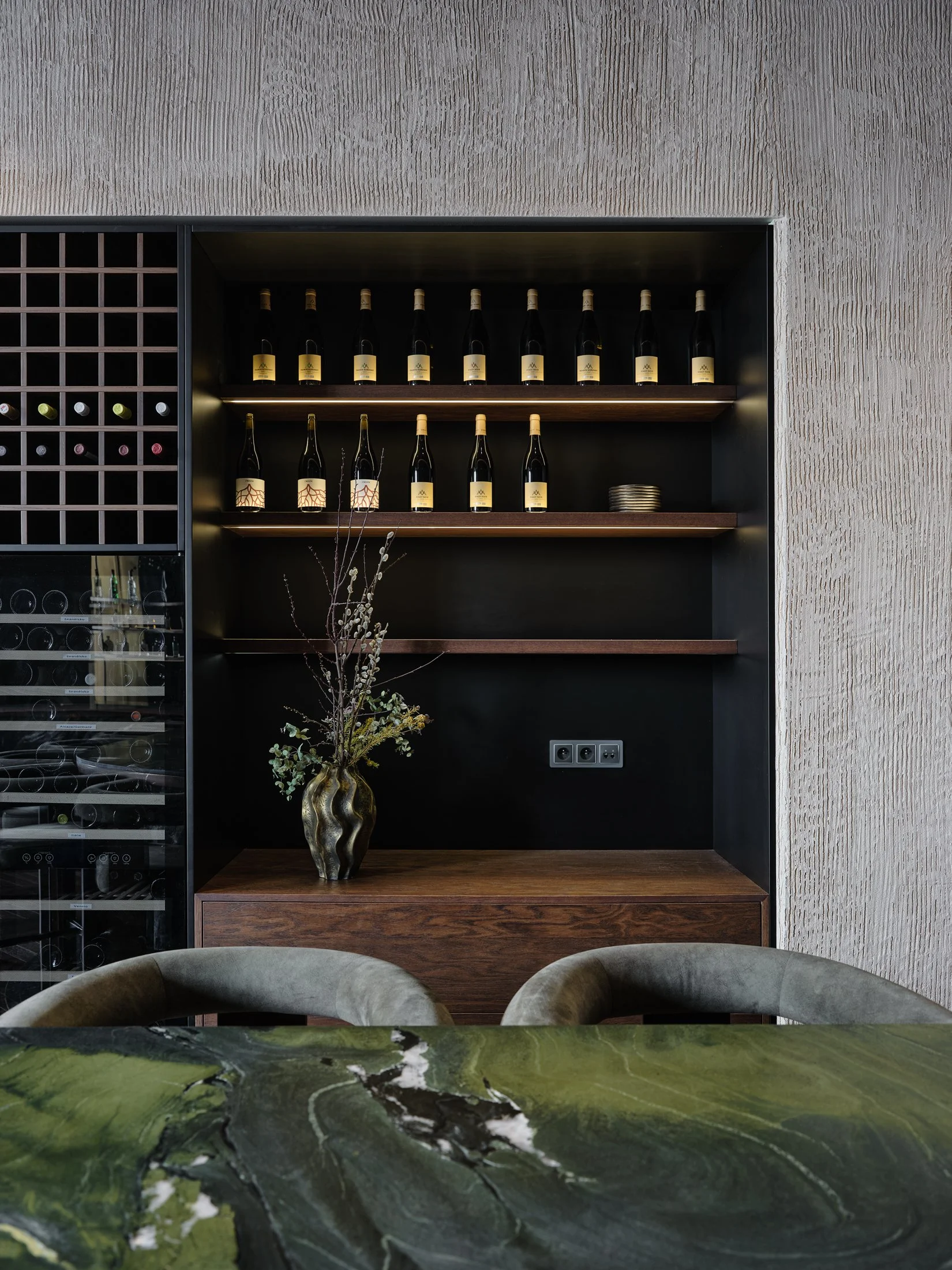 TARO / KIST DESIGN STUDIO