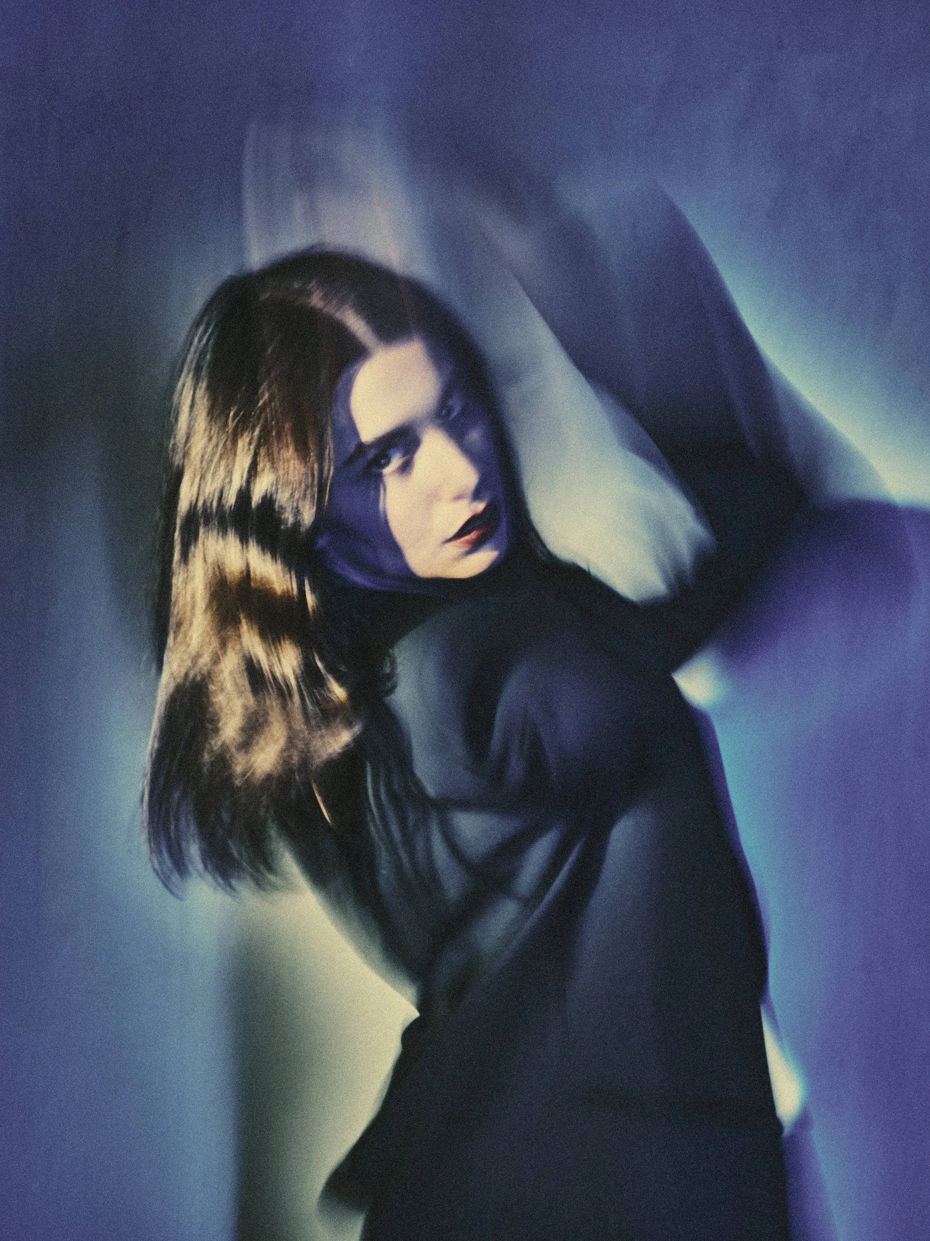 TEREZA VEJVODOVÁ / UMĚLKYNĚ A REŽISÉRKA