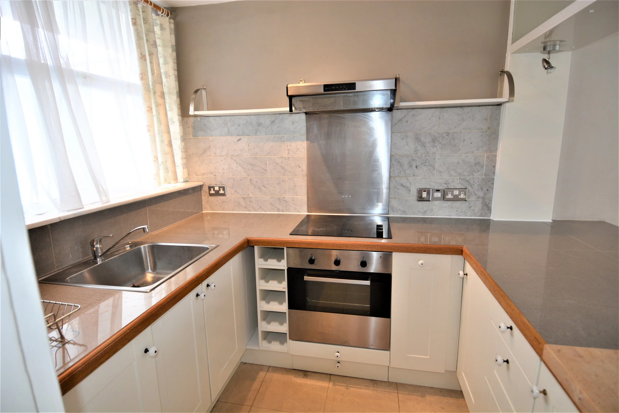 Kitchen 1.JPG
