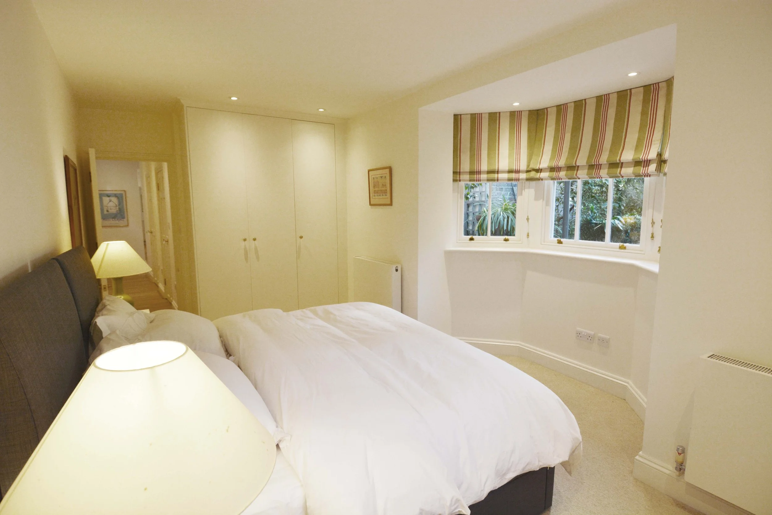 304 main bed 2.JPG