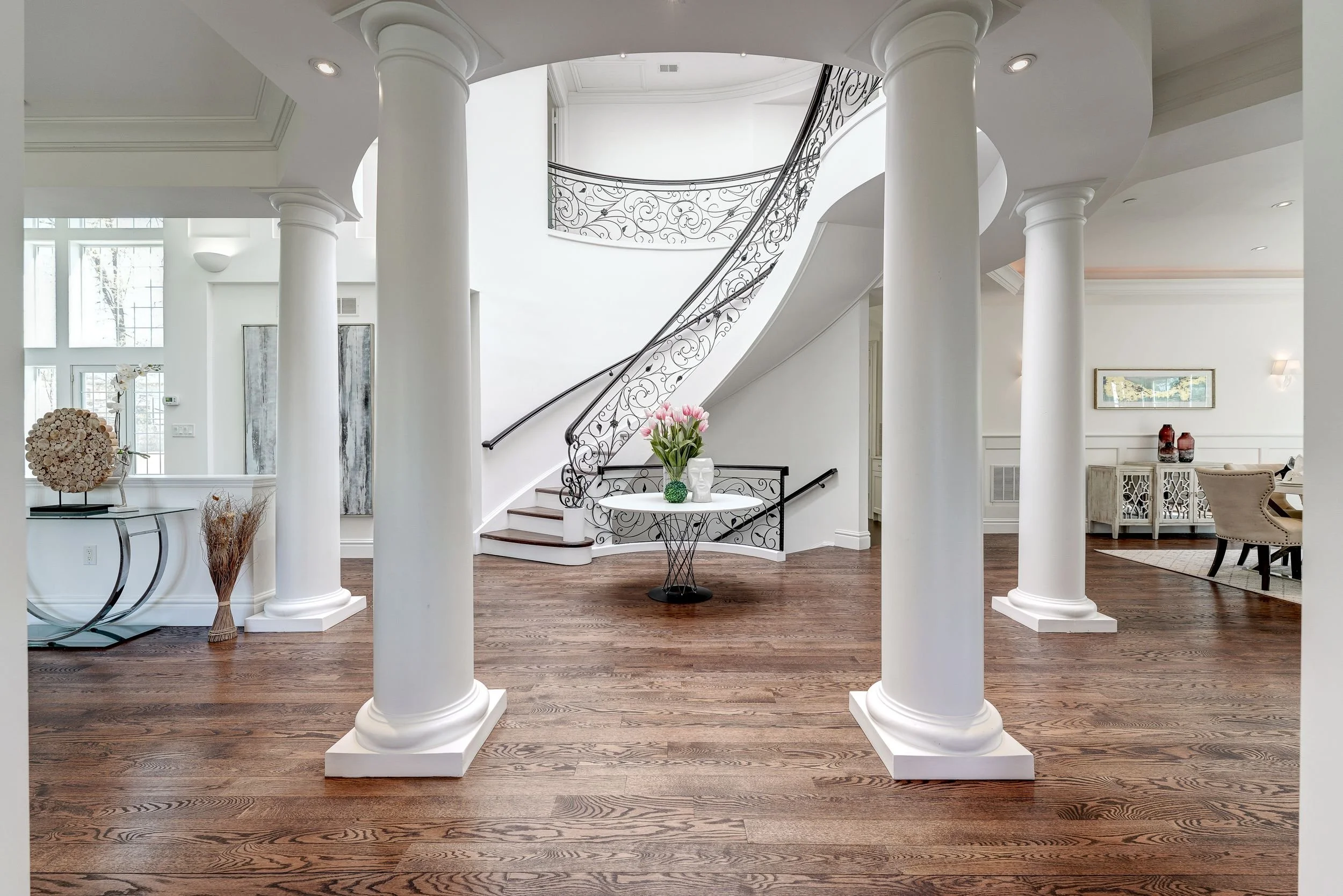 Mansion_Interior_Real_Estate_Photo_1-7bc21194.jpg