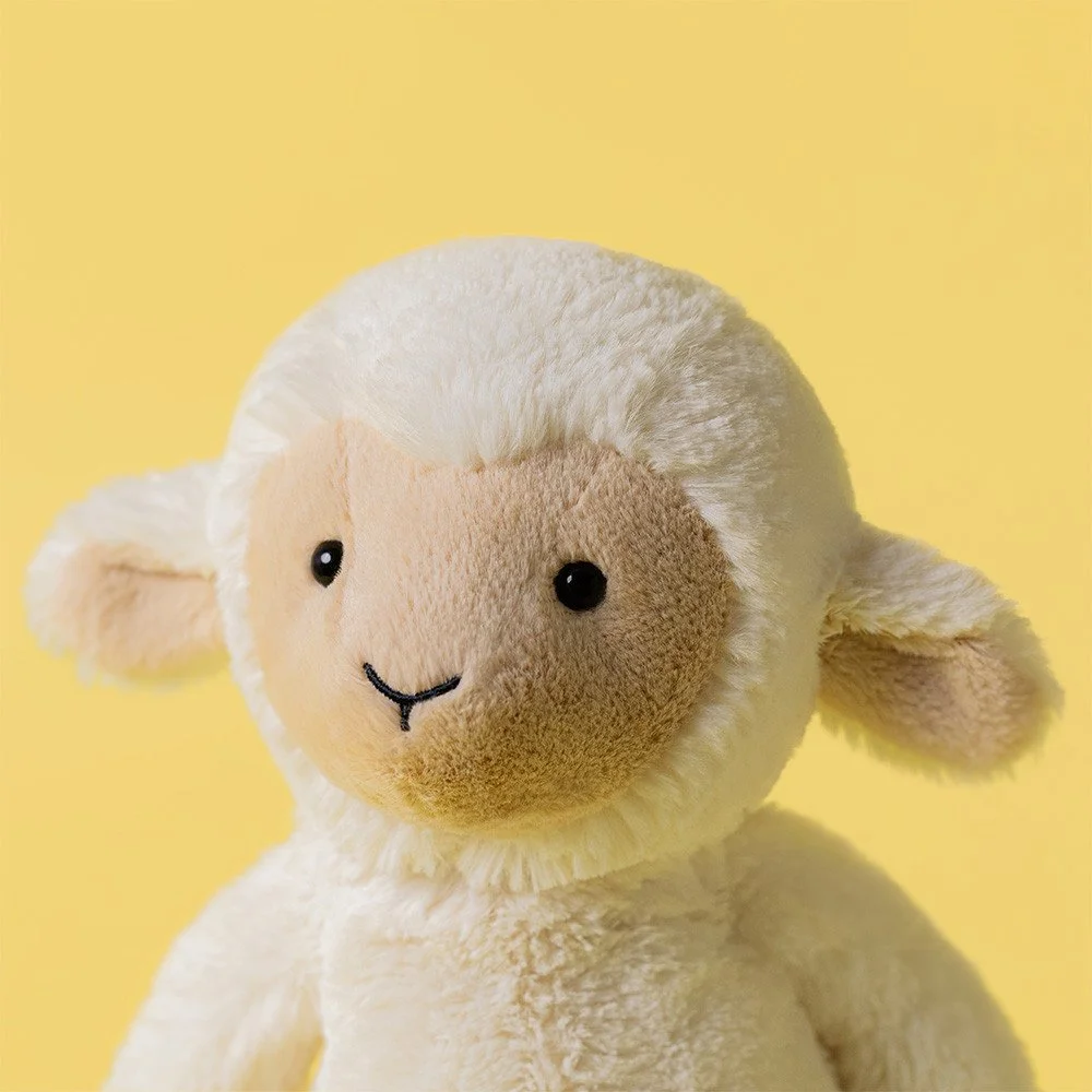 Skipson Lamb by Jellycat, Detail View.