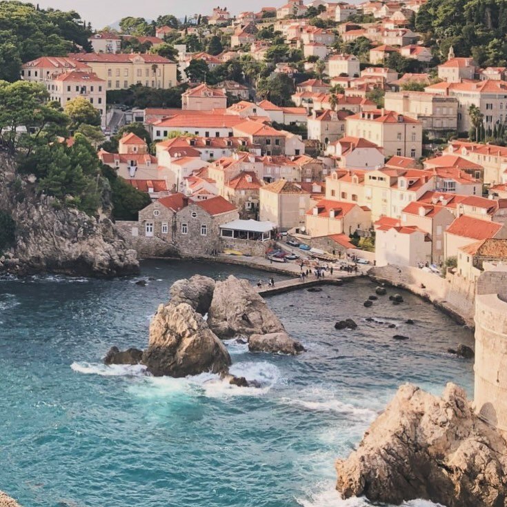 Discover the Mediterranean 🇭🇷⛵️ 

Lose yourself in the enchanting beauty of this coastal paradise, where ancient city walls, azure waters, and charming cobblestone streets await. From exploring the historic Old Town to island-hopping along the Adri
