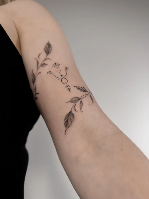 Fineline tattoo by Raquel Ferreira