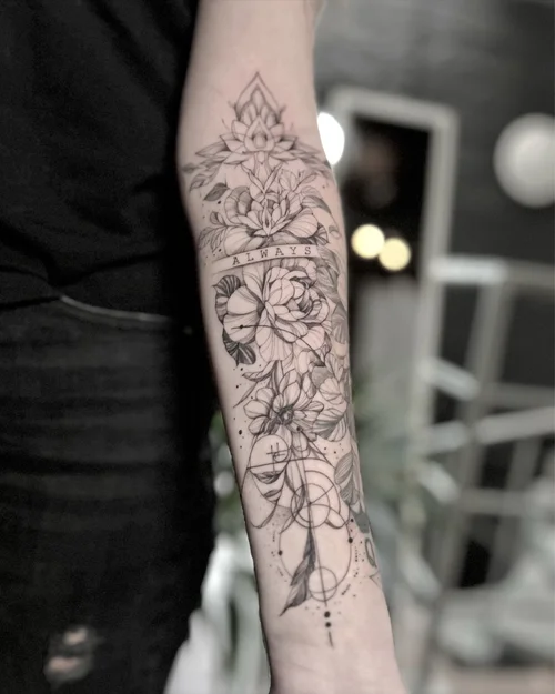 Geometric tattoo by Ricardo Méndez