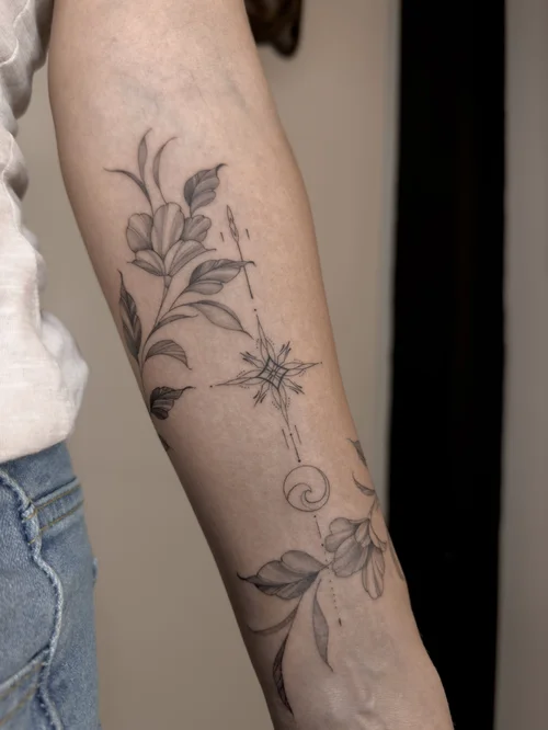 Raquel Ferreira, guest tattoo artist in Hereford