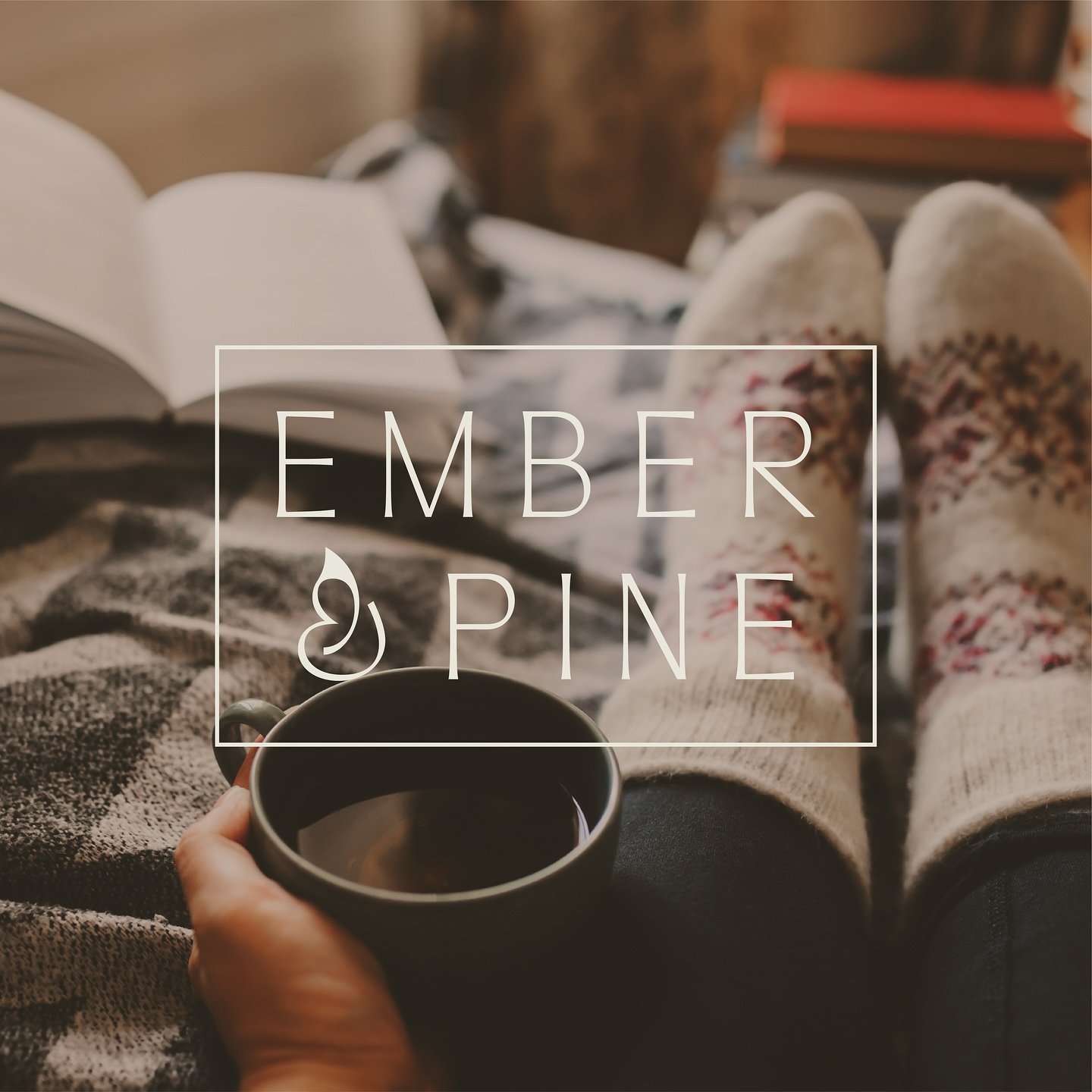 Get cosy with Ember &amp; Pine! Created for @theglowandgrowclub #ggcemberandpine 

Ember &amp; Pine is a boutique candle brand that feels like a deep breath of fresh air on a cold January day. Think earthy, natural scents and calming winter vibes, pa