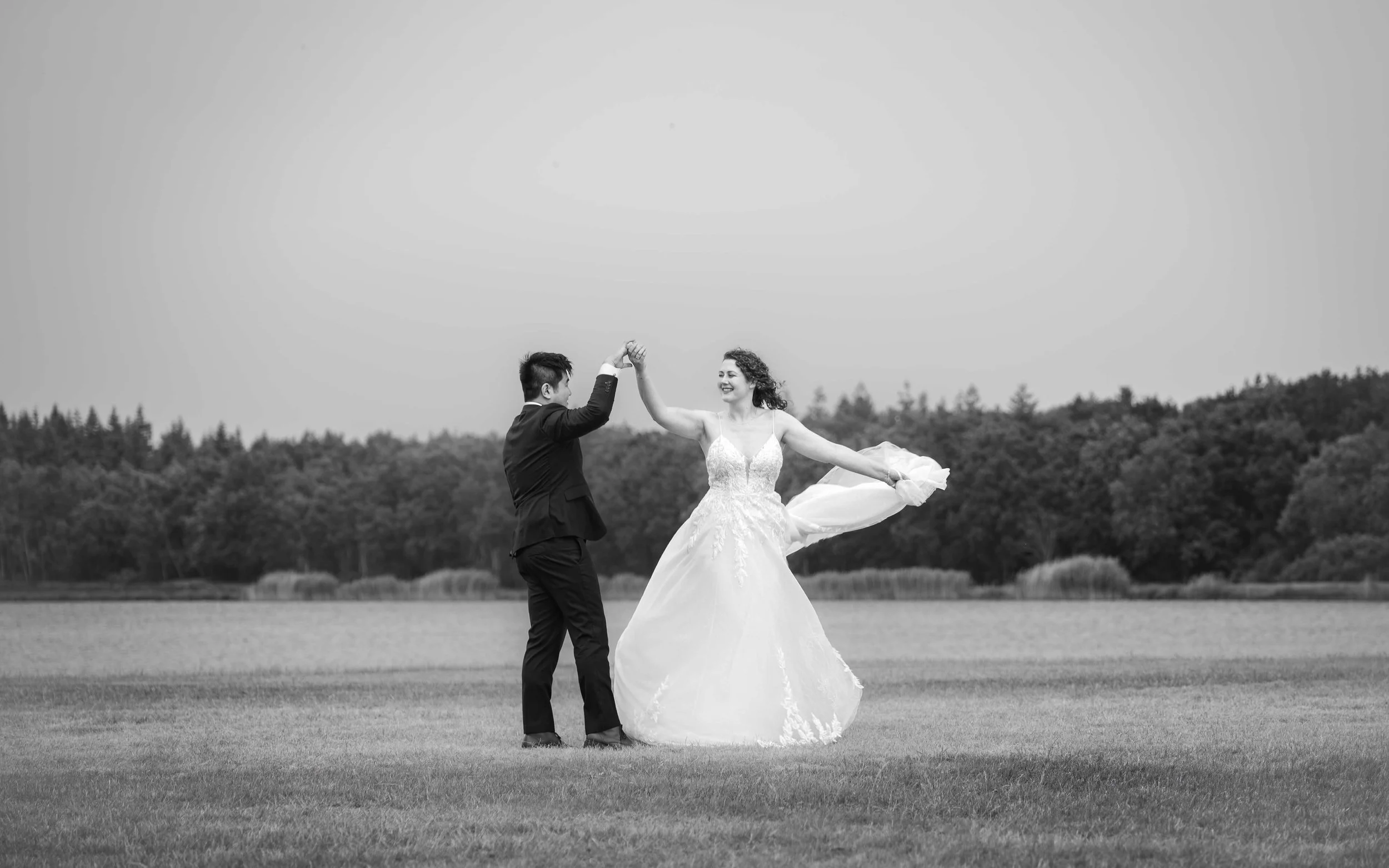Fotofiar-Trouwfotograaf-tilburg-trouwfotografie-PeerkeDonders-trouwen-tijdloze-trouwfoto's-trouwrapportage-detrouwfotograafvantilburg-wijgaantrouwen-trouwfotograafgezocht-toegankelijk-1.jpg