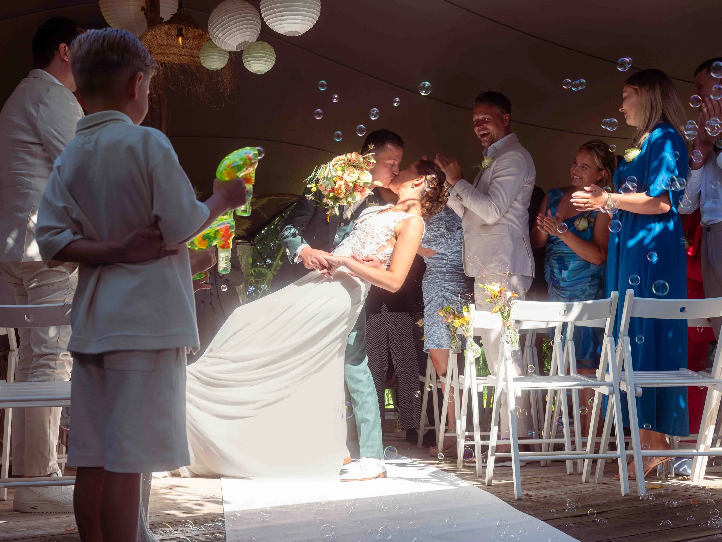 Trouwfotograaf-tilburg-trouwfotografie-PeerkeDonders-trouwen-tijdloze-trouwfoto's-trouwrapportage-detrouwfotograafvantilburg-wijgaantrouwen-trouwfotograafgezocht-toegankelijk-10.jpg