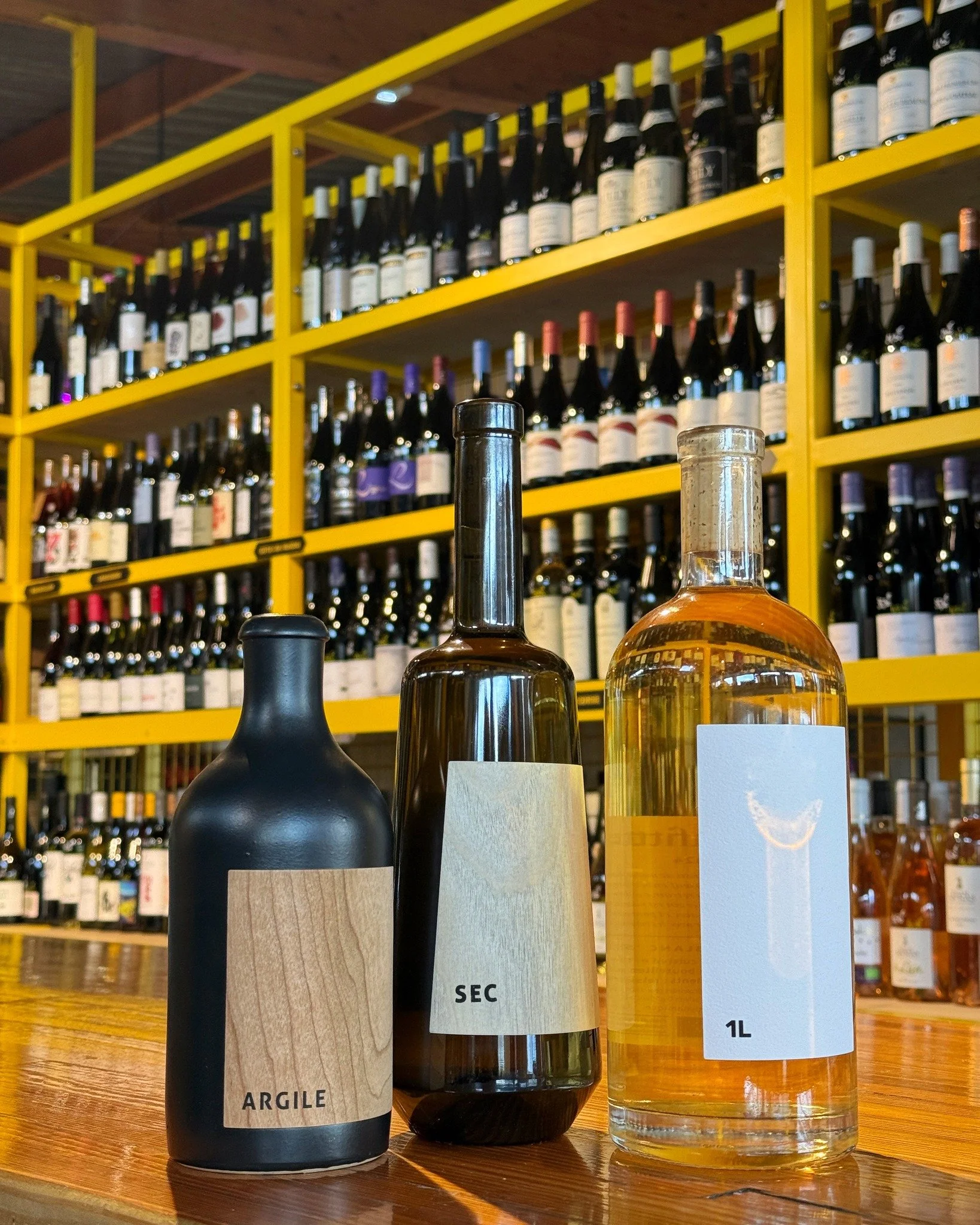 𝗡𝗢𝗨𝗩𝗘𝗔𝗨𝗧𝗘
𝐂𝐡&acirc;𝐭𝐞𝐚𝐮 𝐋𝐚𝐟𝐢𝐭𝐭𝐞 fait son entr&eacute;e chez Musette avec de (tr&egrave;s) beaux flacons

𝐀𝐫𝐠𝐢𝐥𝐞
D&rsquo;une belle et franche min&eacute;ralit&eacute;, ce vin blanc sec vous surprendra par son &eacute;quilib