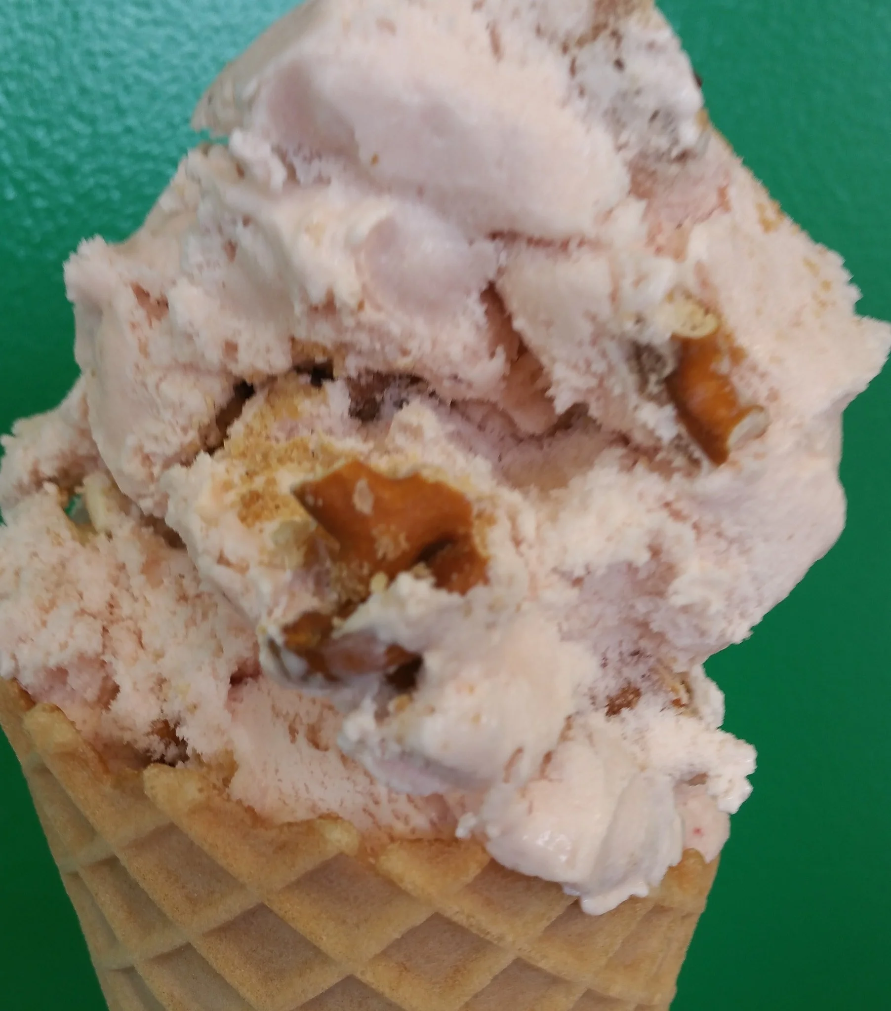 strawberry pretzel salad ice cream