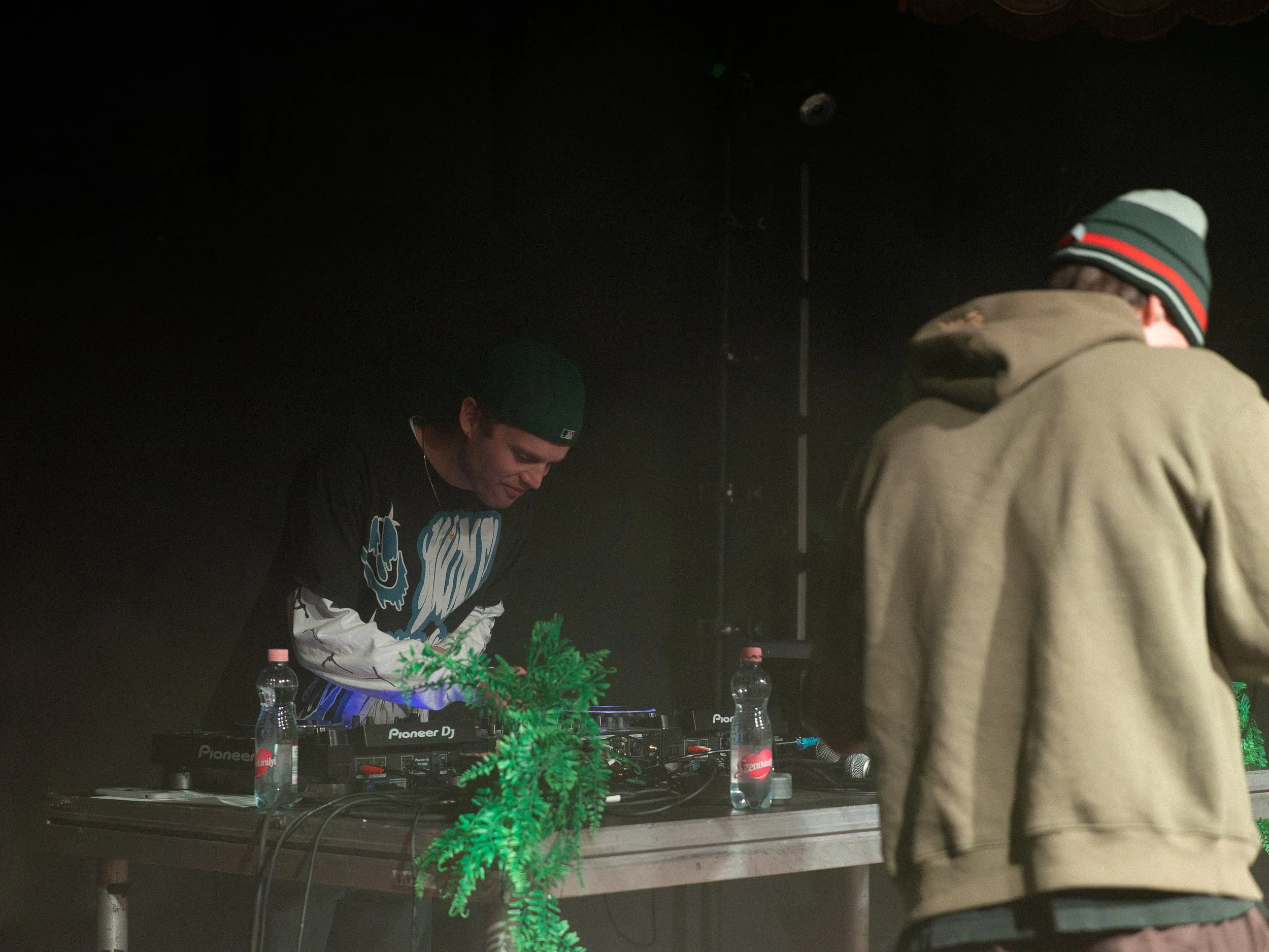 bedroom_day1 (24).jpg