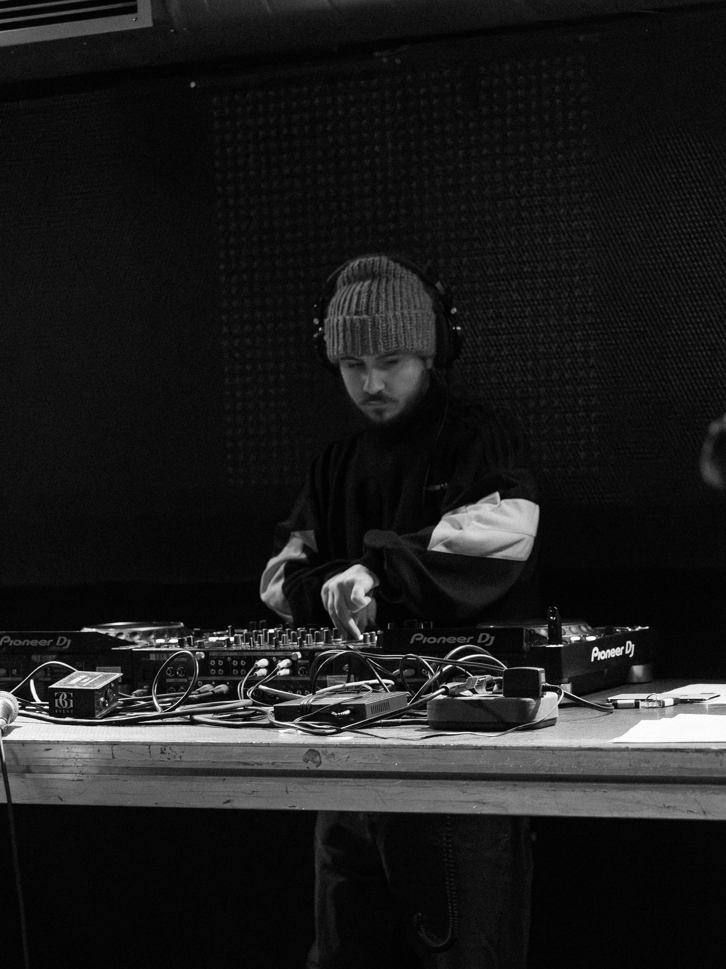 bedroom_day2 (202).jpg