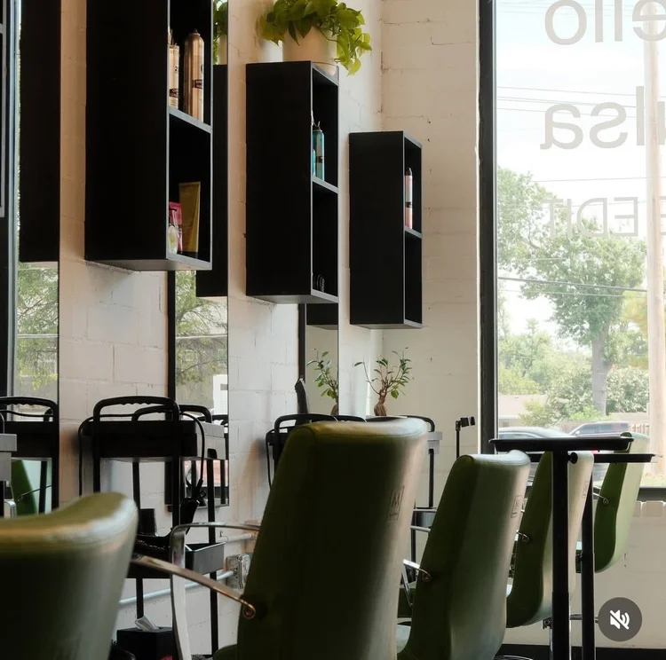 Walk In Salon The Edit Walk-In Salon