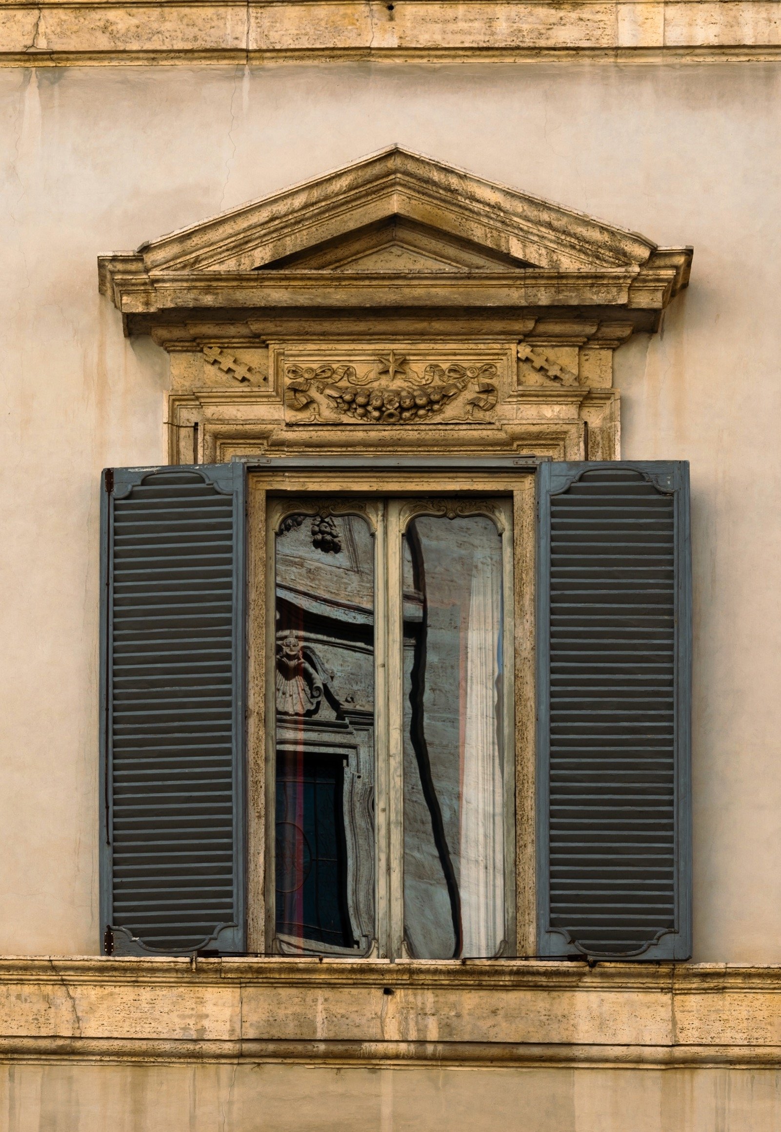 In and Out 1, Lecce, Italia