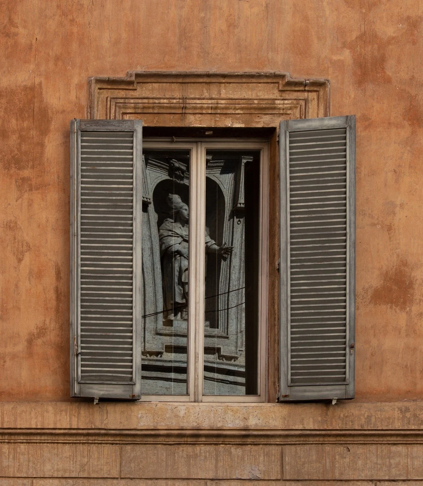 In and Out 2, Lecce, Italia