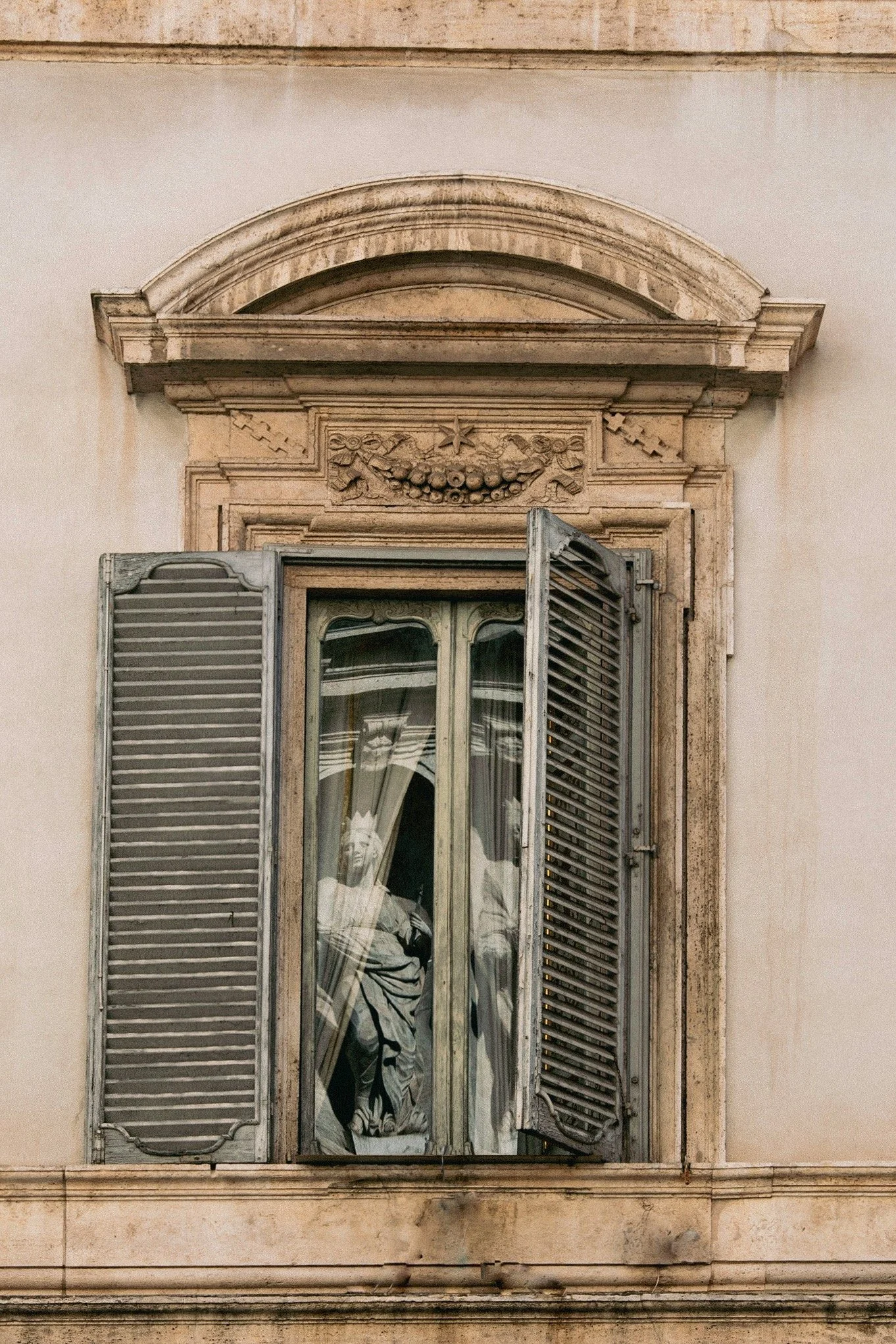 In and Out 6, Lecce, Italia
