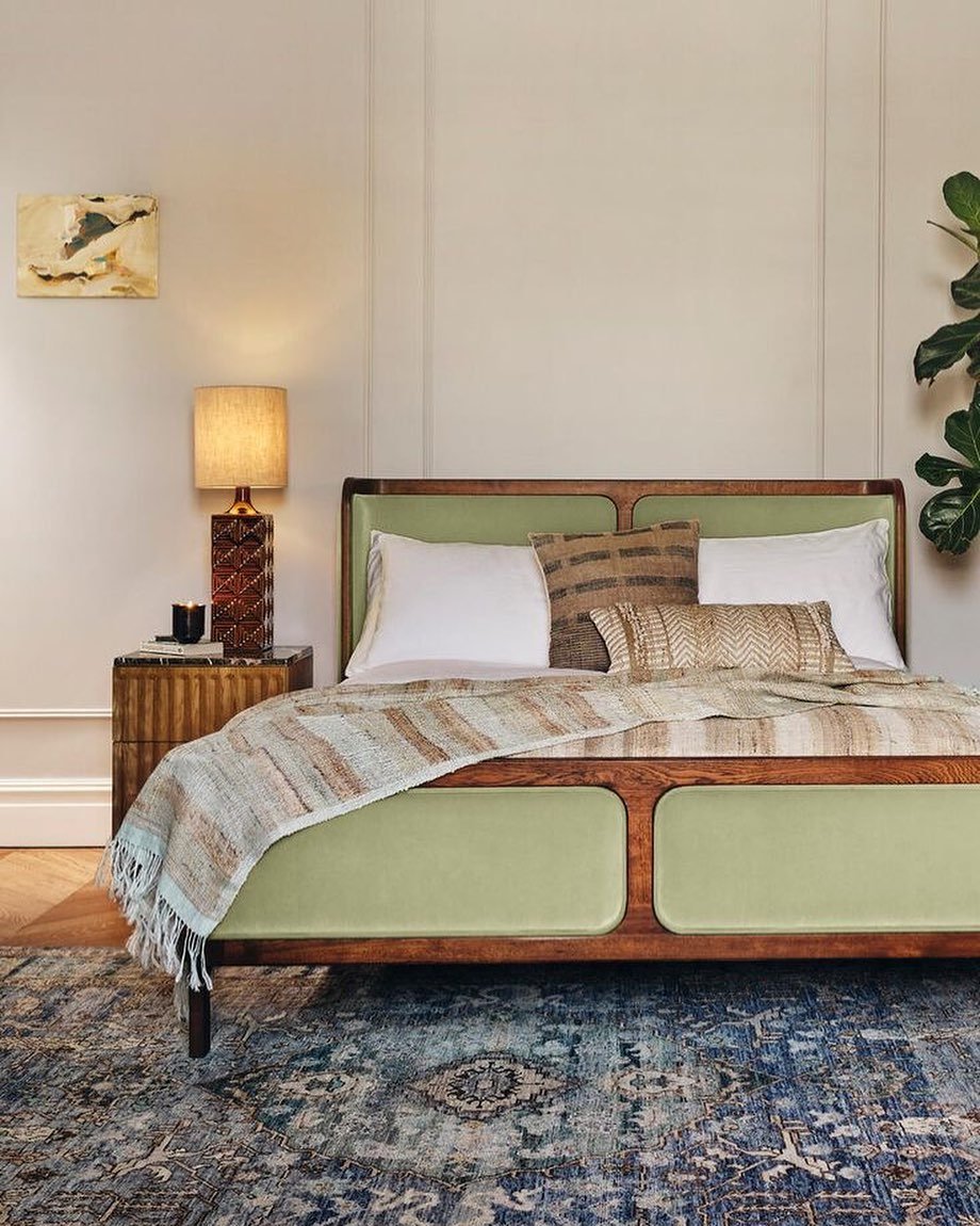 Mid-century modern inspired bedroom by @sohohome 

#sohohome #sohohouse #midcentury #midcenturydesign #midcenturymodern #londonhomes #realestate #developer #london #relocatebydesign