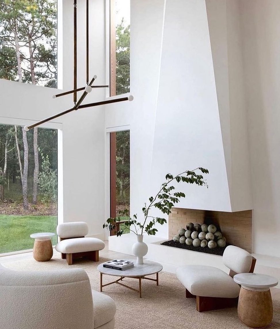 by @changoandco 

Balearic vibes in Bath, Somerset. 

#reloactebydesign #property #dreaminteriors #development #realestate #dickens #home #livingroom #white