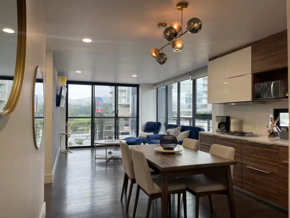 Departamento amueblado en  LIFE - frente a Club Campestre