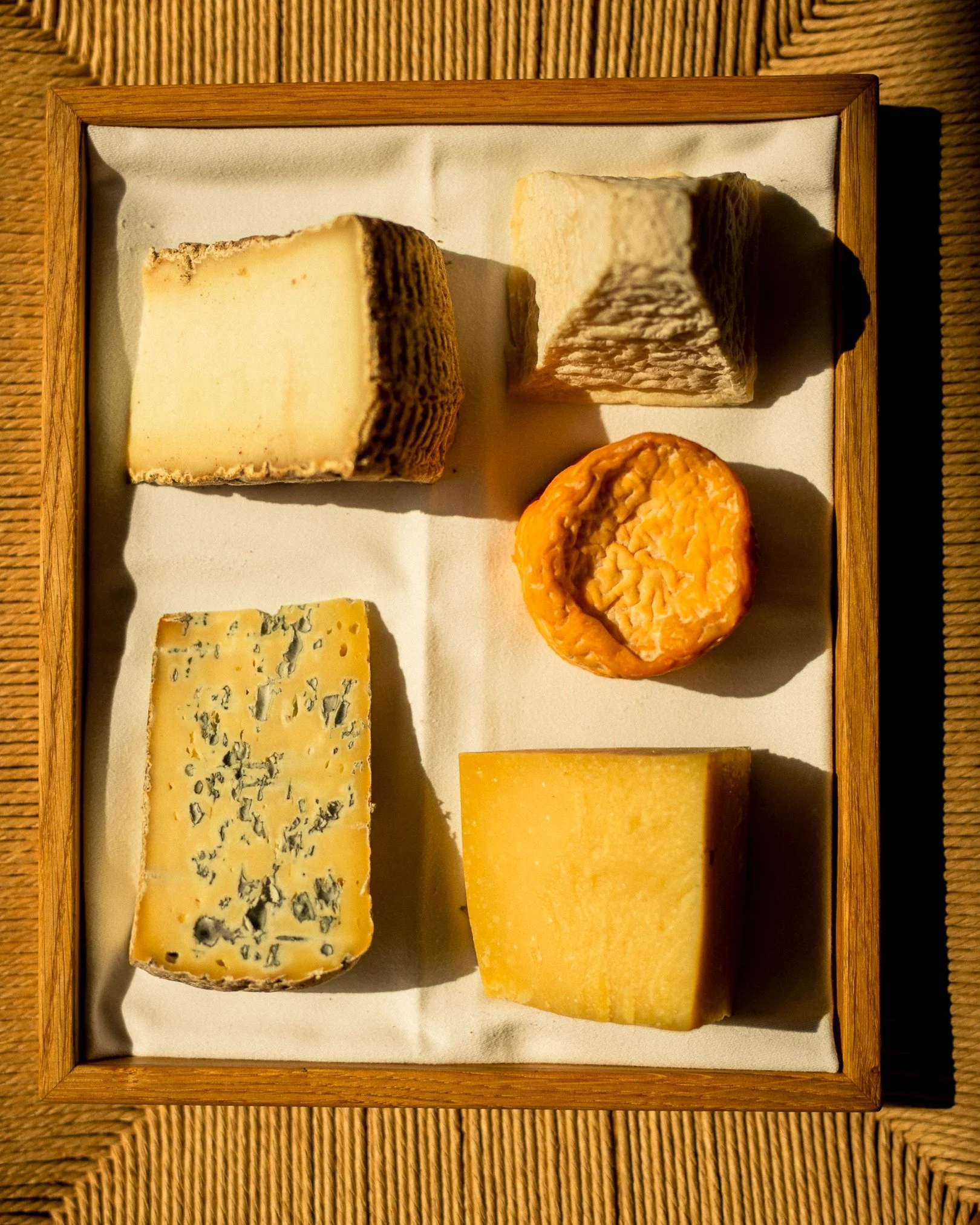Franske oste fra bl.a. Auvergne, Jura &amp; Bourgogne.