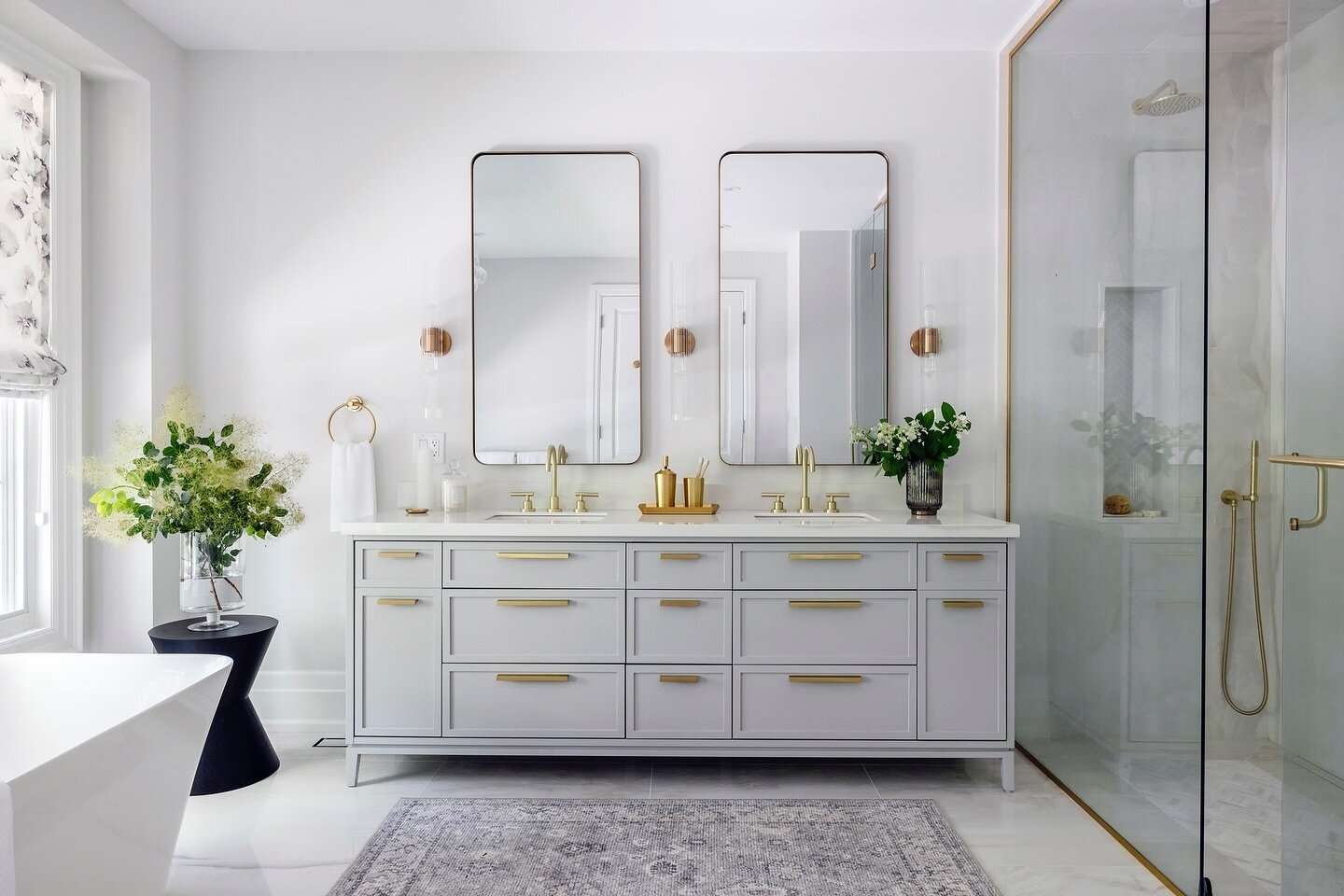 Bathroom bliss~ The primary bathroom at our Tecumseh Park Dr is nothing short of blissful. Function, style and luxury makes the daily bathroom routine so much more enjoyable! 

📸 @kerri.torrey | Design @karinkolbinteriors | Styling @cat_therrien | P