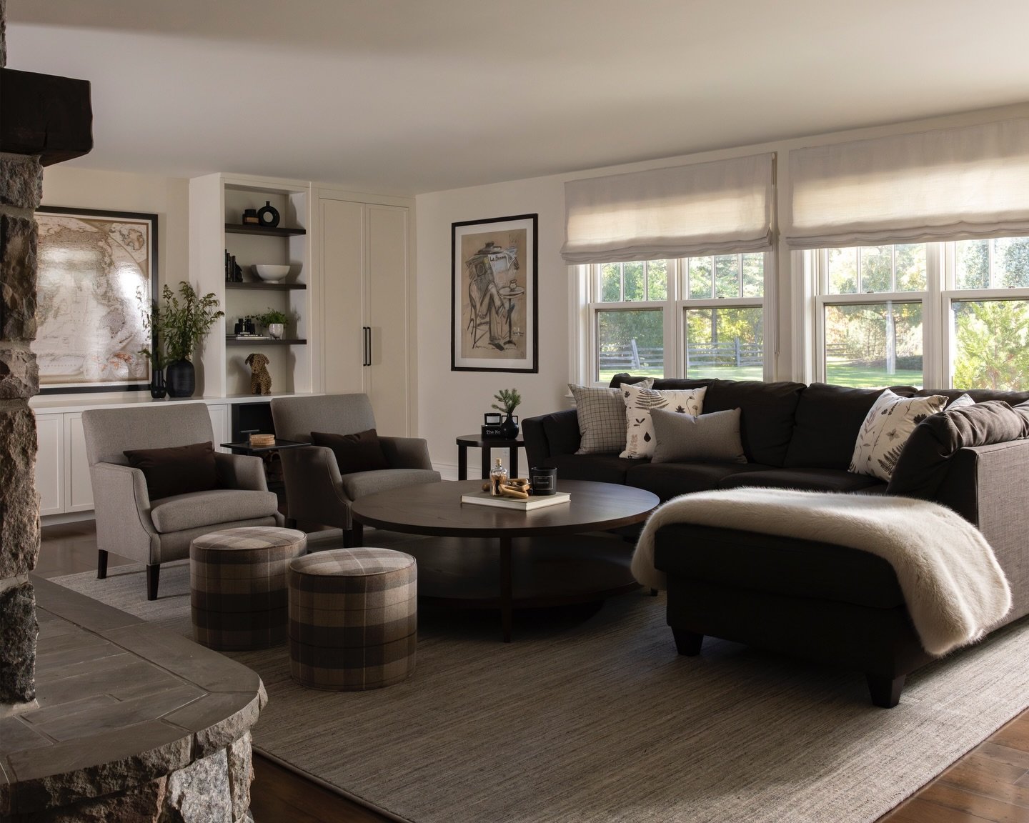 A family room that feels like a big hug after a day on the slopes ~ Swipe for the before! 

📸 @kerri.torrey | Design @karinkolbinteriors | Project Craigleith Walk 

#skichalet #chaletlife #cozyinteriors #chaletstyle #karinkolbinteriors