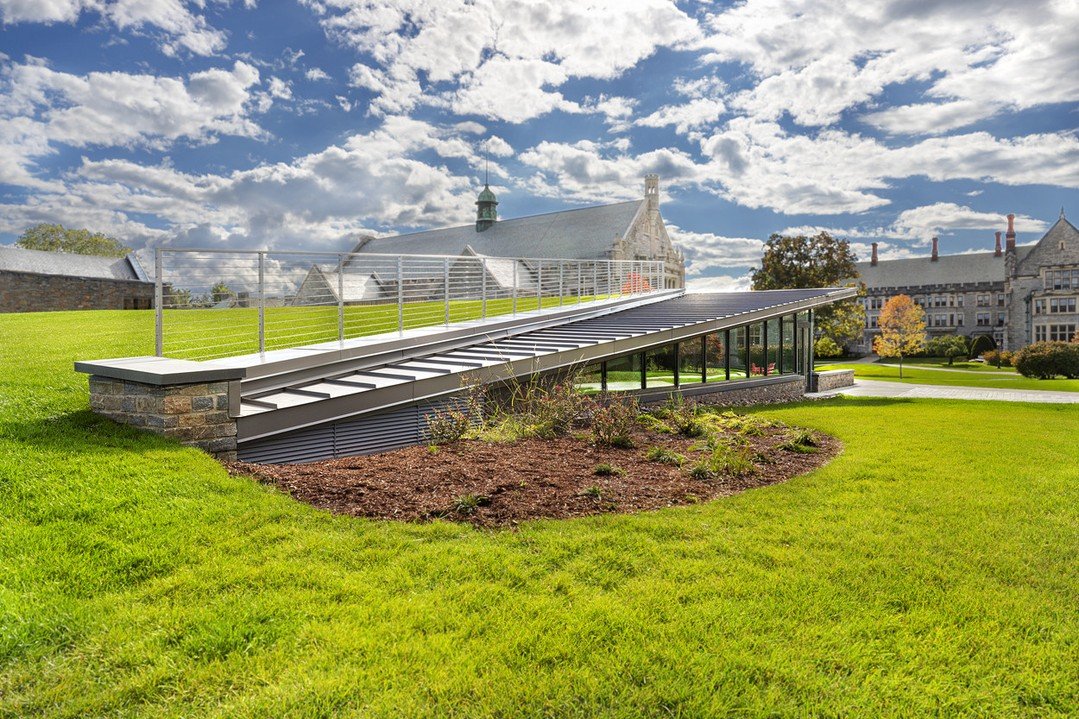Sometimes the beauty of a place lives in the tension between what&rsquo;s stood for over a century and what&rsquo;s just beginning to grow.⁠
⁠
At Emma Willard School, this new green-roofed space&mdash;brought to life by @recovergreenroofs and @annum_