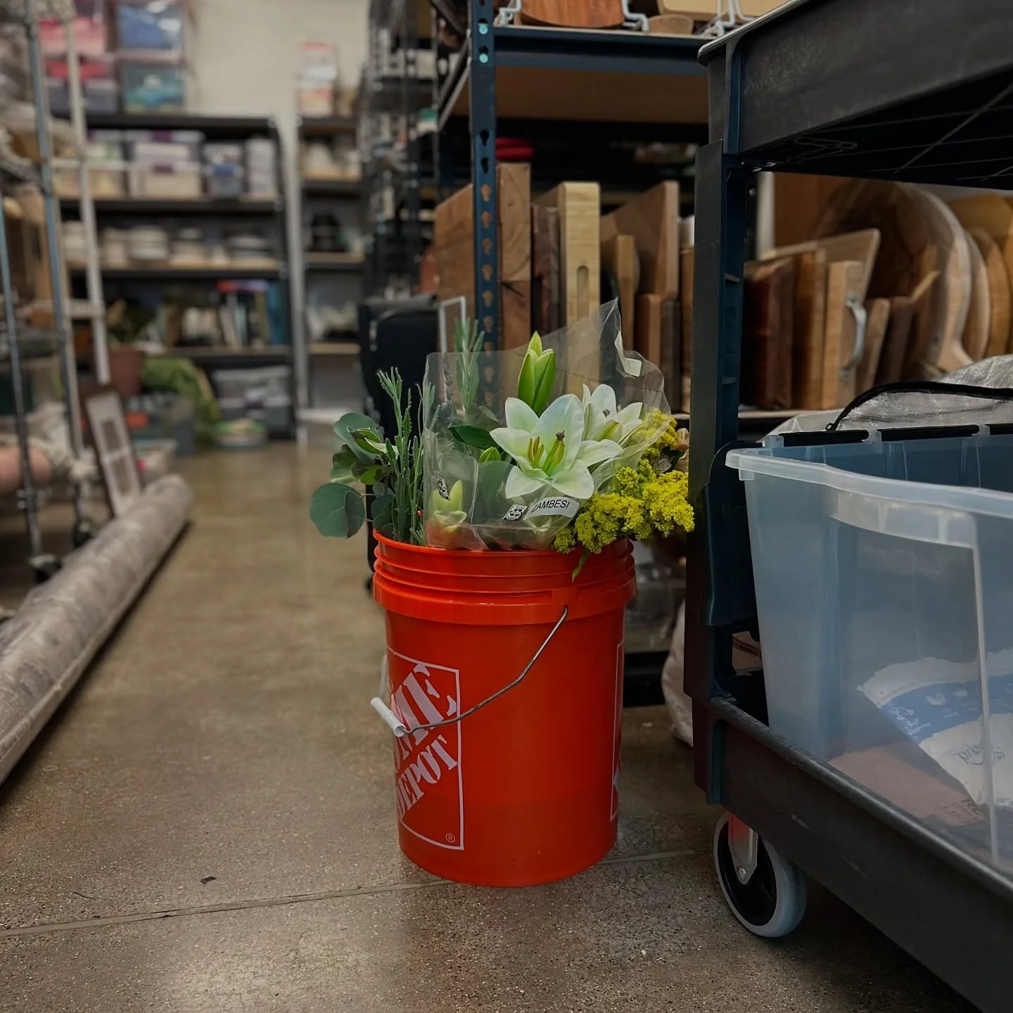 Beauty in the details 🌼👀 #BTS #AnythingIsPossible #ItTakesAVillage #ProductionLife #SetLife 
@melwfrancis @tyllie