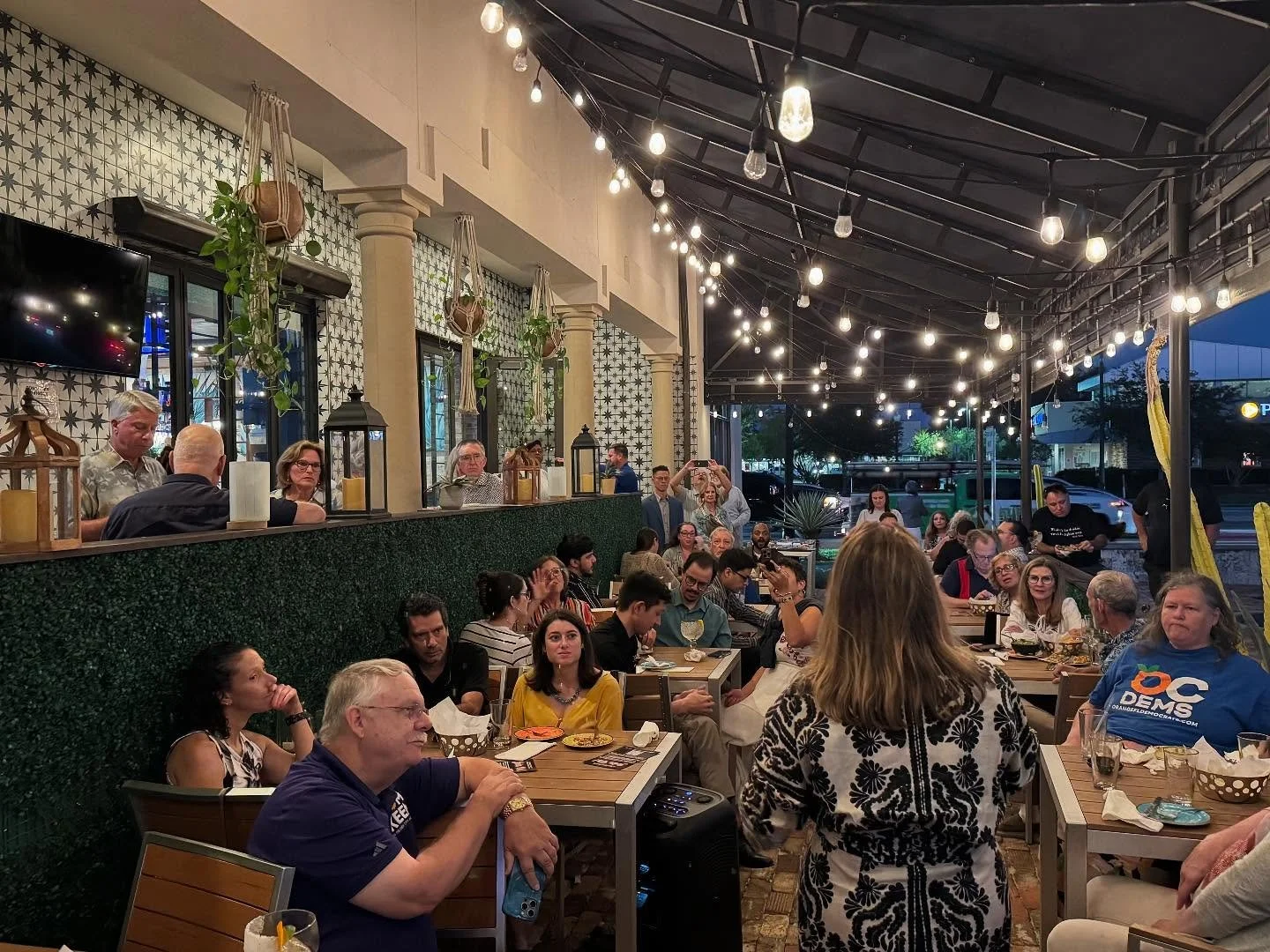 We had another energetic Dems Mingle last night! This month, we met in Winter Park and heard from Commissioner Kelly Martinez Semrad, School Board Member Angie Gallo, and HD42 candidate Felipe Sousa-Lazaballet. We recruited new members and volunteers