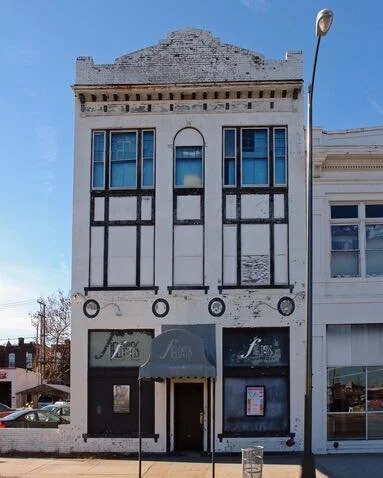 🏳️&zwj;🌈🏺2-Gay in History🏺🏳️&zwj;🌈

After last call, when the lights dimmed on Broad St, Fielden&rsquo;s came alive. The after-hours club was part refuge, part cabaret&mdash;a place where drag queens, club kids, bartenders, and night shifter ca