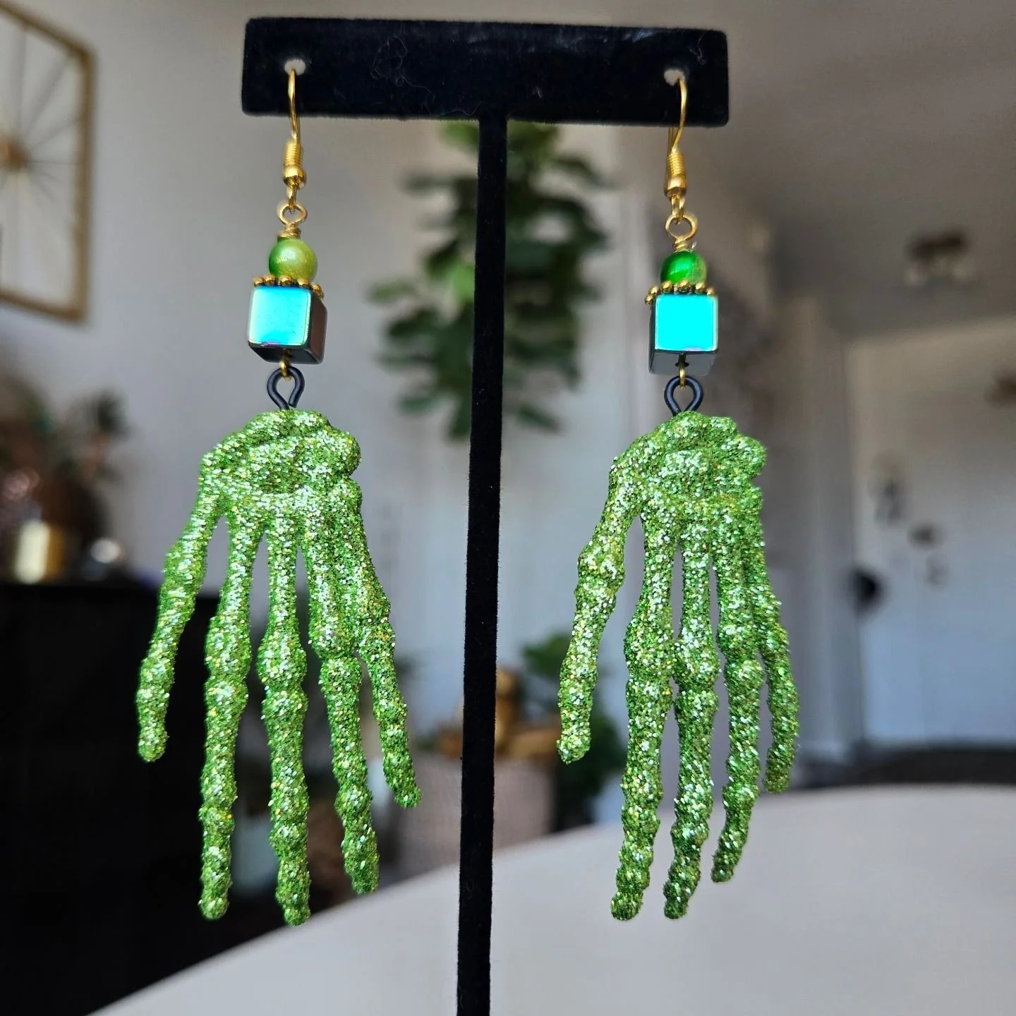 Green Tigers Eye Glitter Skelton Hands
Someone buys these quickly or I will be forced to keep them for my personal collection 🤪💕