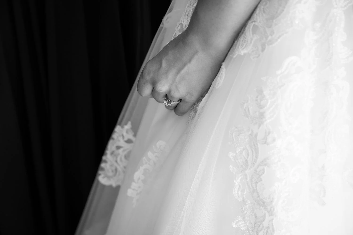Hannah Tent Wedding Corbman BW-1005.jpg